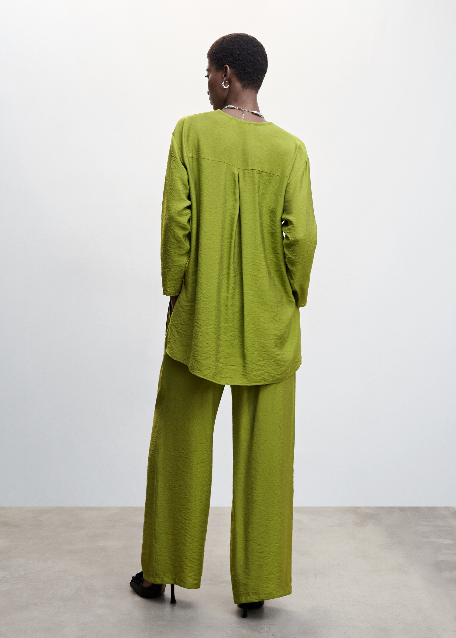 Satin palazzo trousers - Reverse of the article