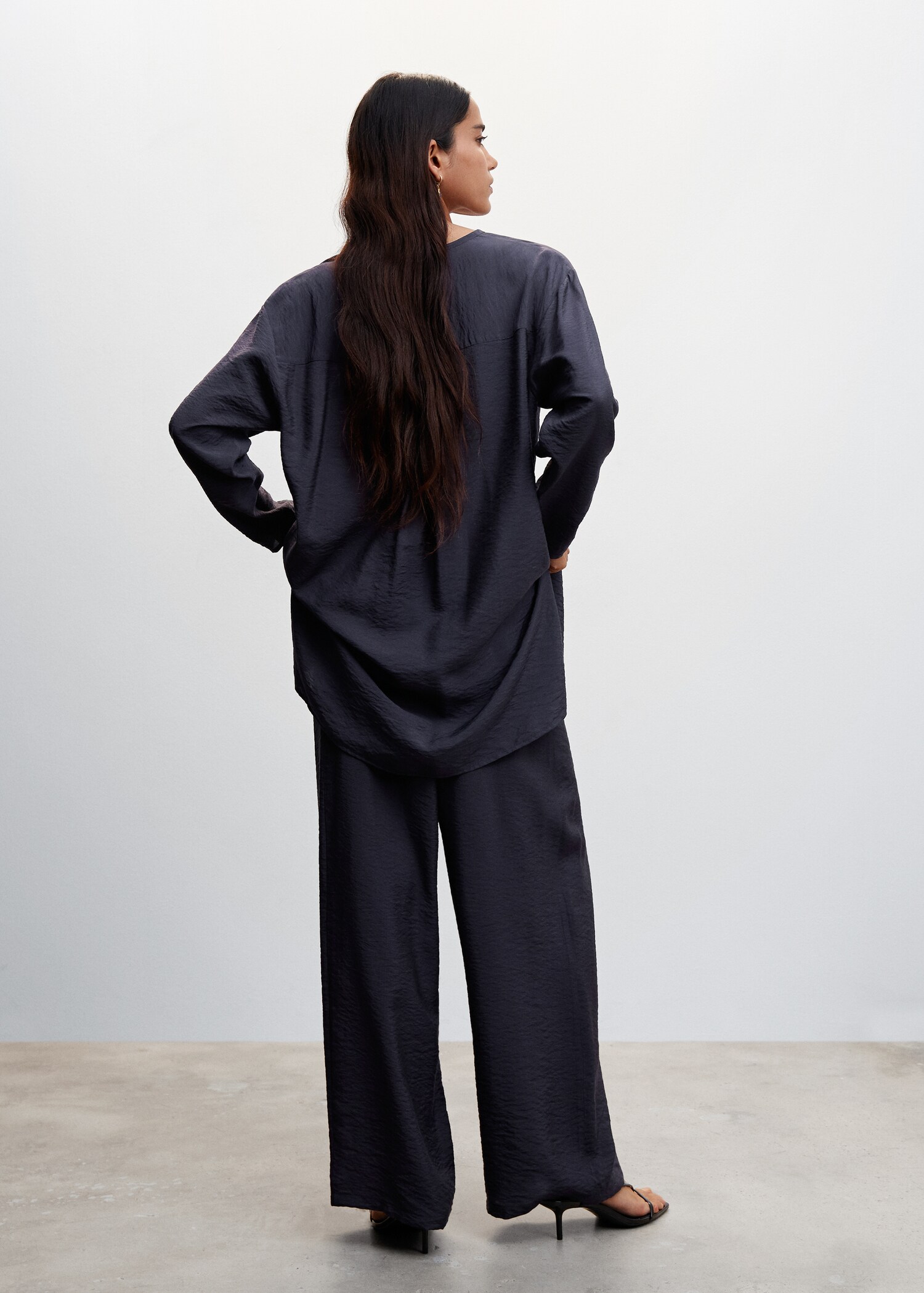 Satin palazzo trousers - Reverse of the article