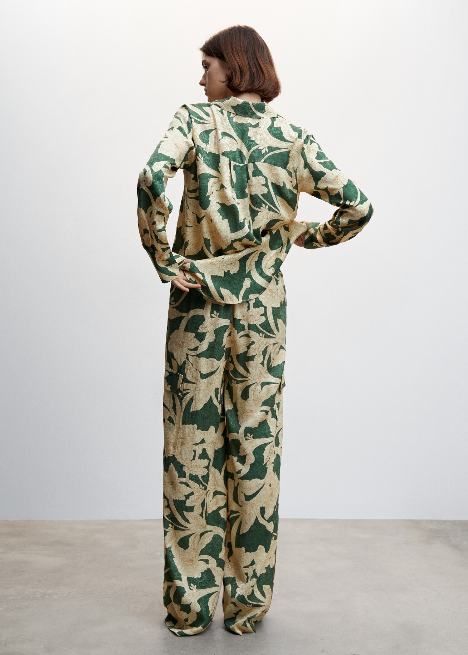 Floral jacquard pants with pockets - Reverse of the article