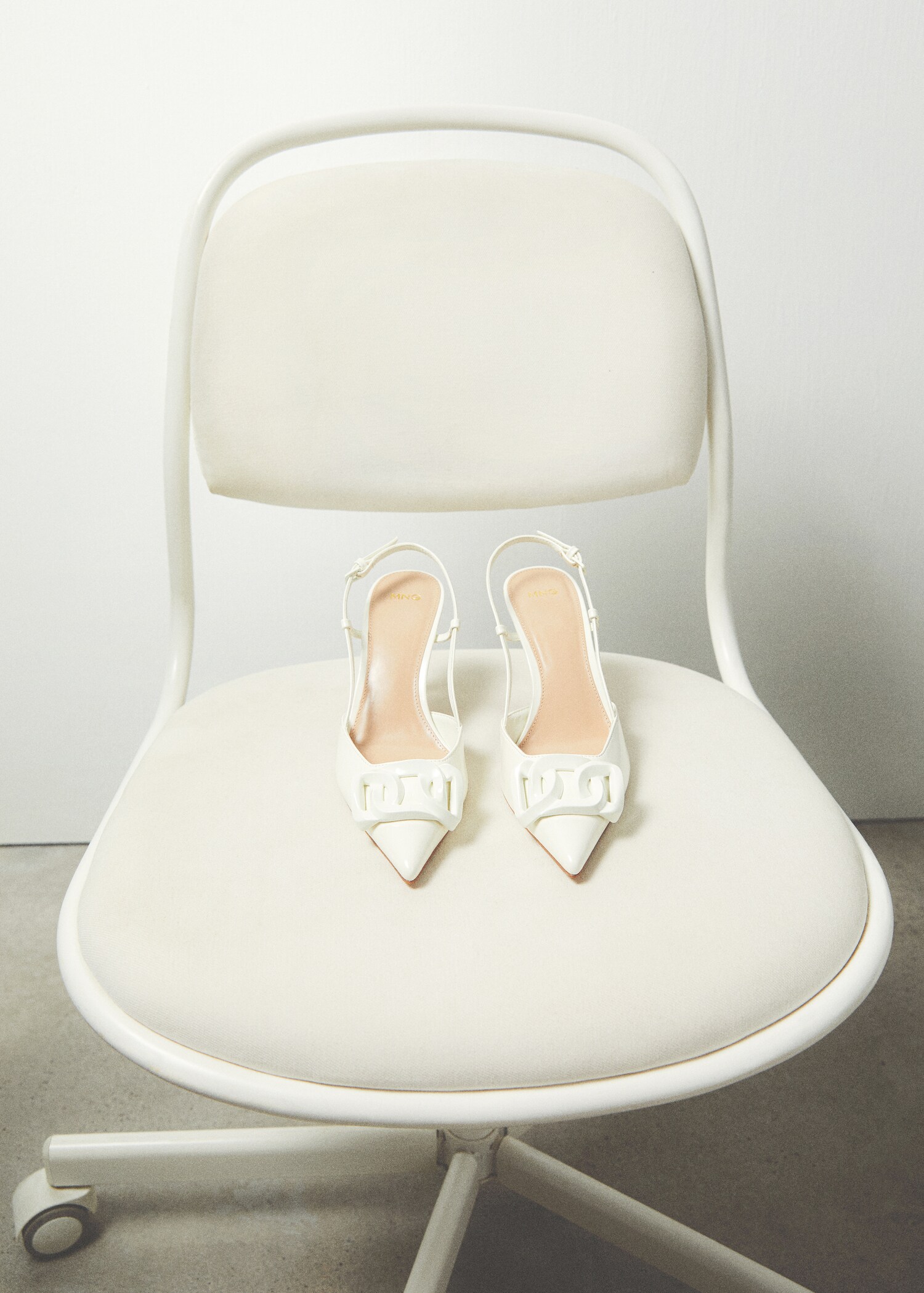 Sling back heel shoes - Details of the article 7