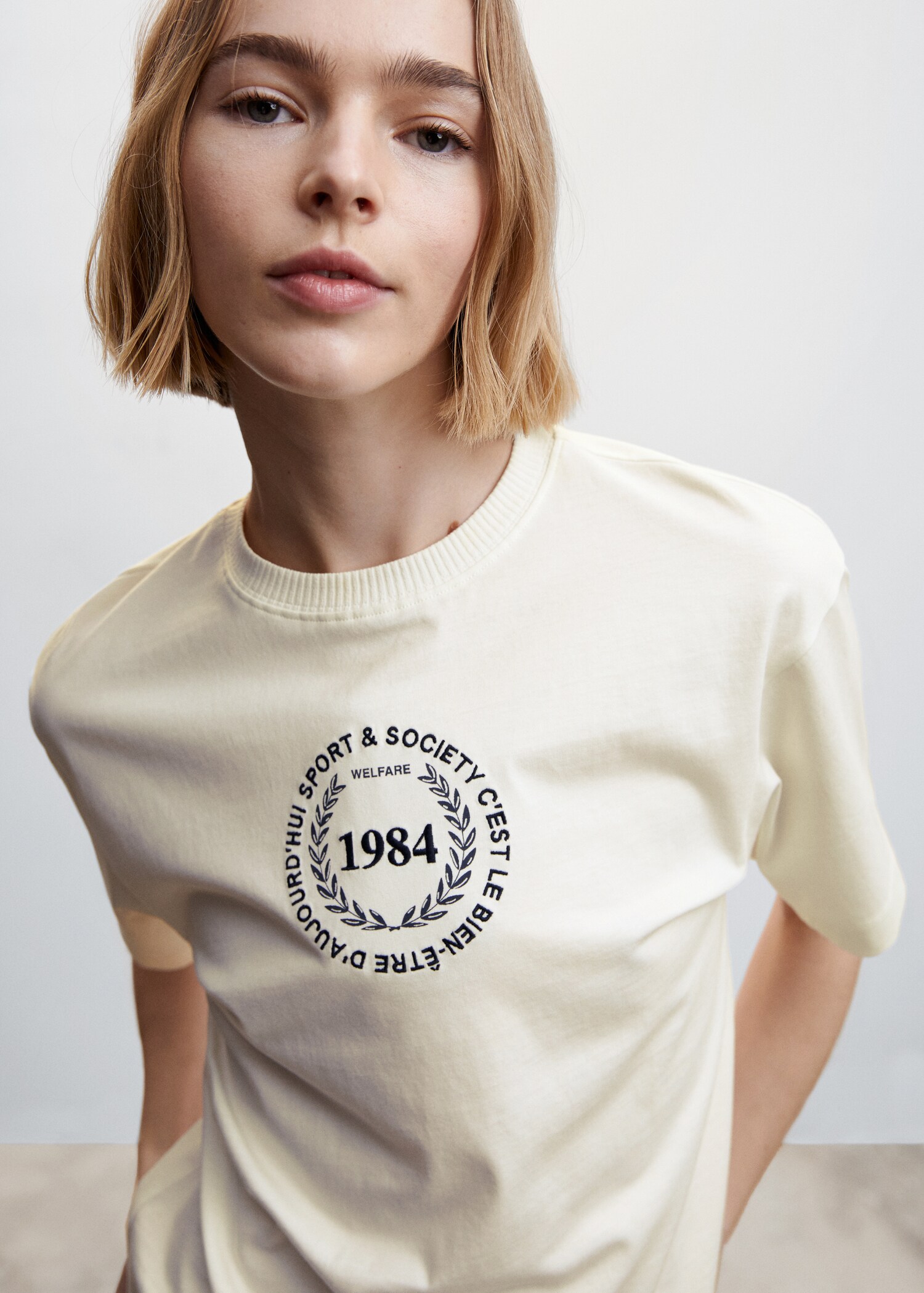 Baumwoll-T-Shirt mit Stickerei - Detail des Artikels 1