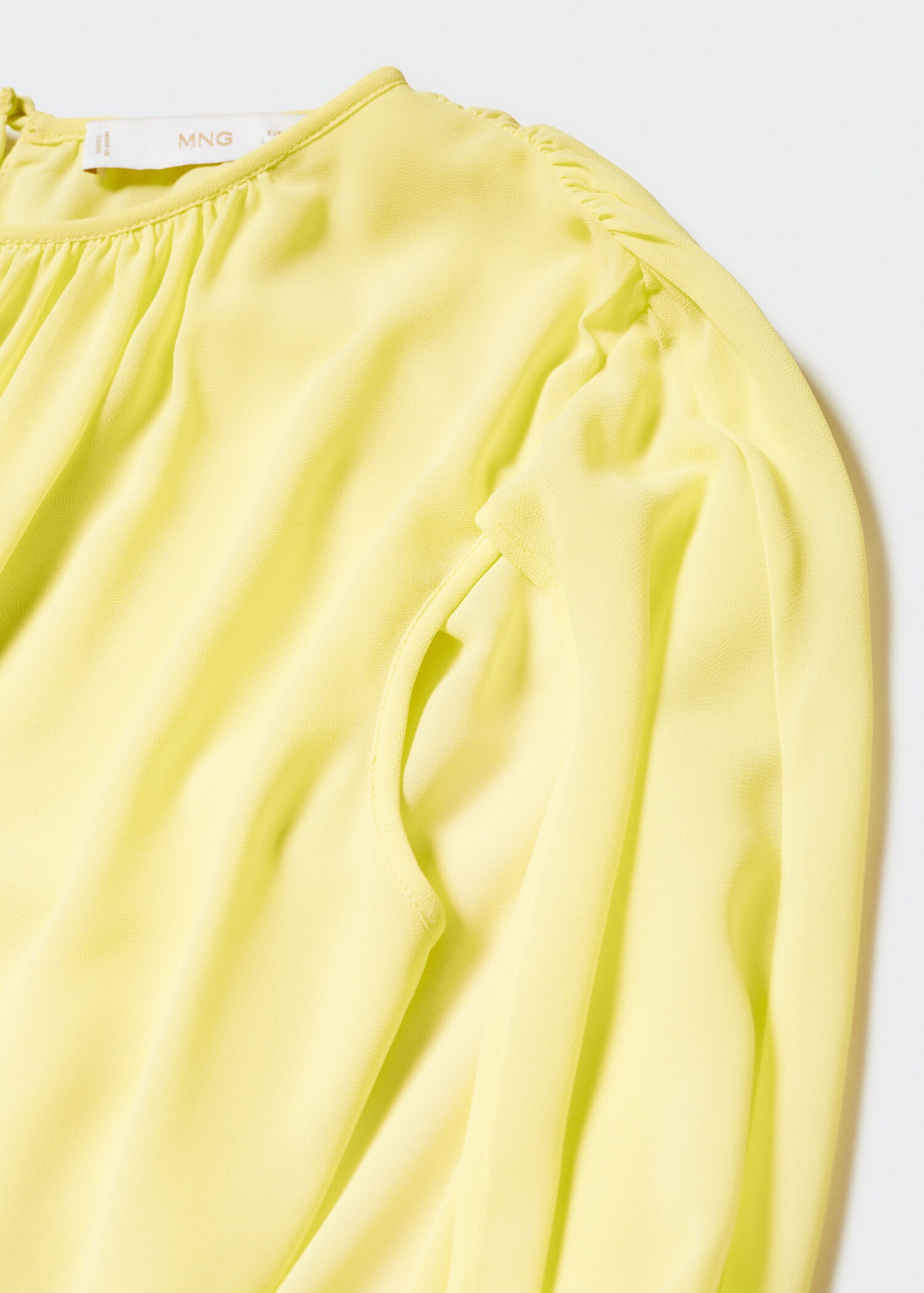 Sleeve slit dress - Details of the article 8