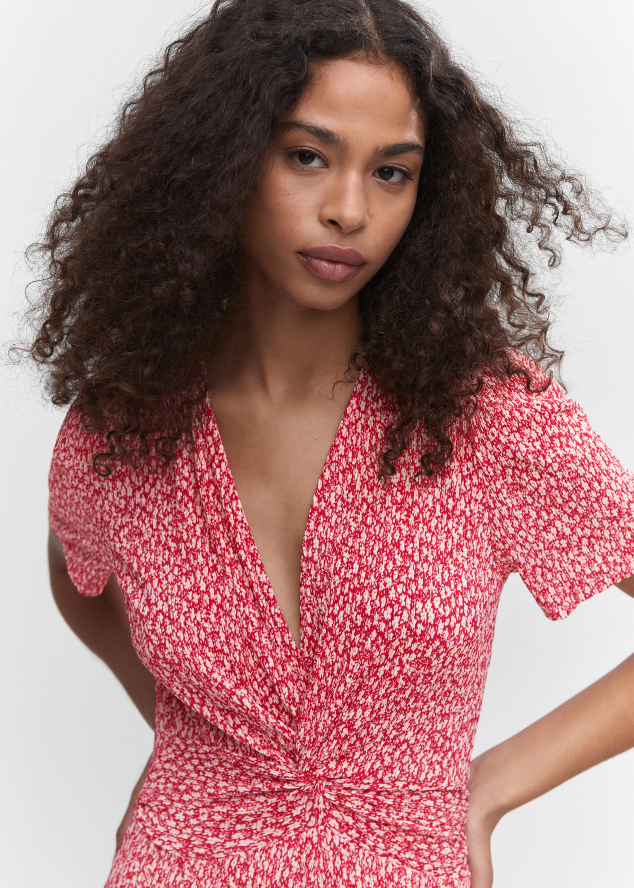 Textured printed dress - Details of the article 1, Red. Ref: 47055748-00.