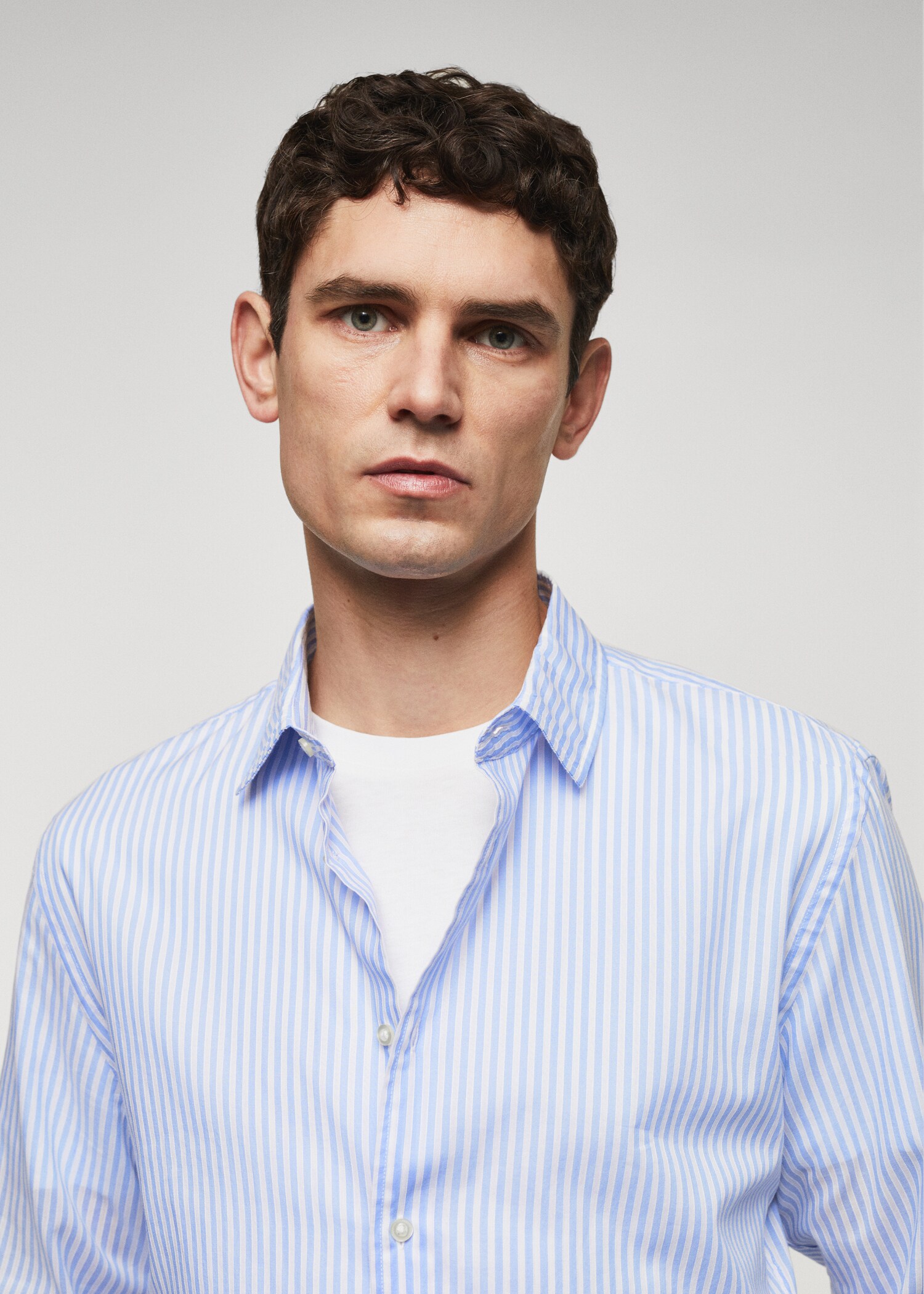 100% cotton slim fit shirt - Details of the article 1