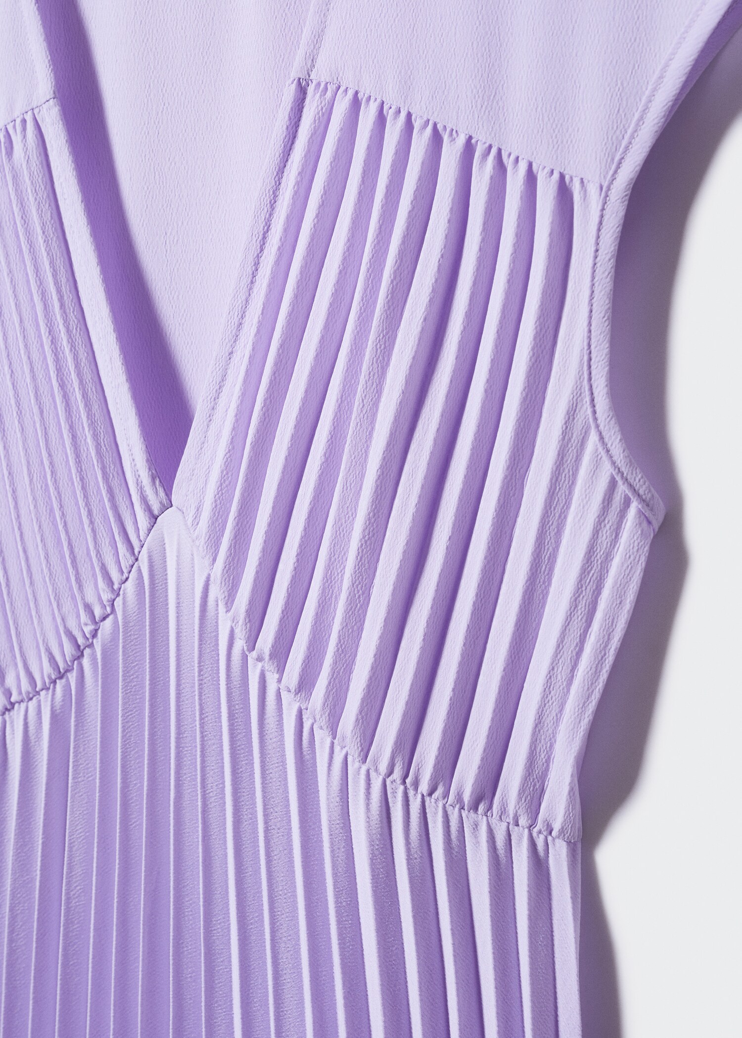 Robe plissée col V - Détail de l'article 8