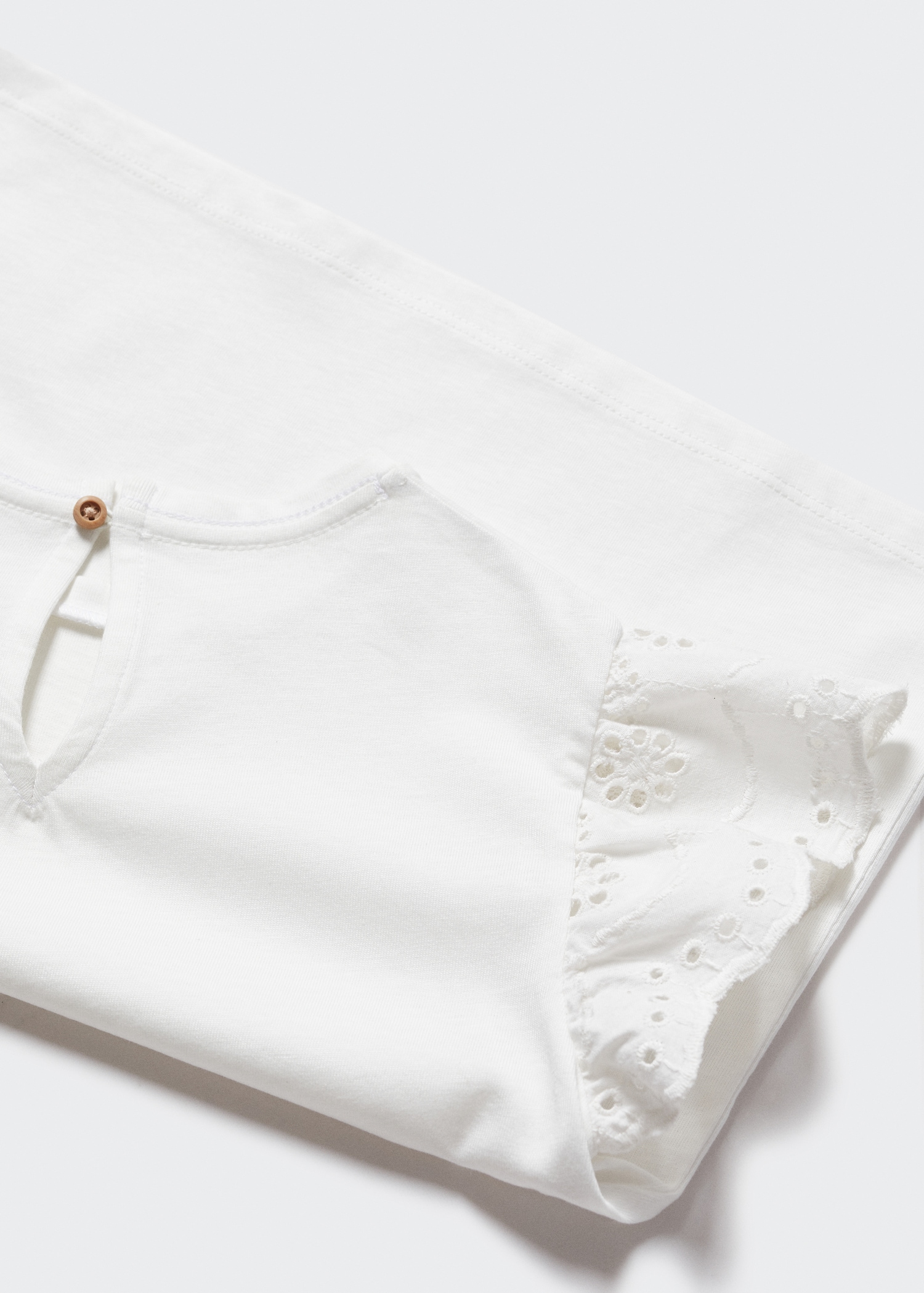 تي شيرت بكشكشة بارزة - تفاصيل المنتج 8