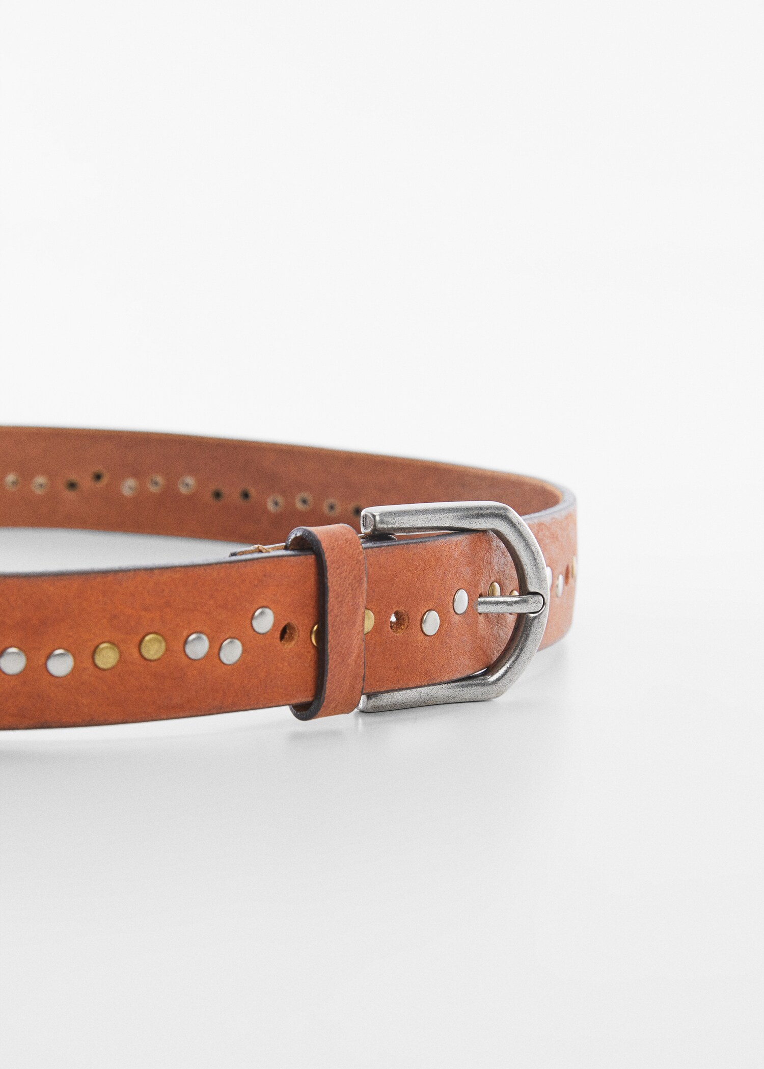 Stud leather belt - Tampilan Sedang