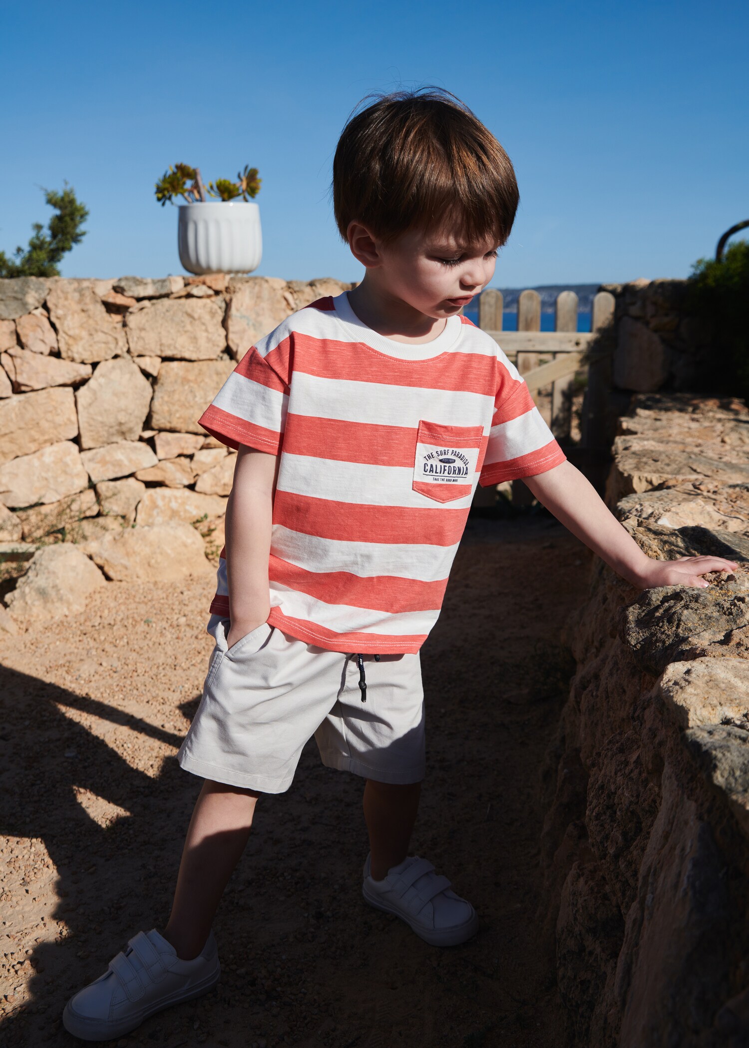 Striped short-sleeved t-shirt - Details of the article 5