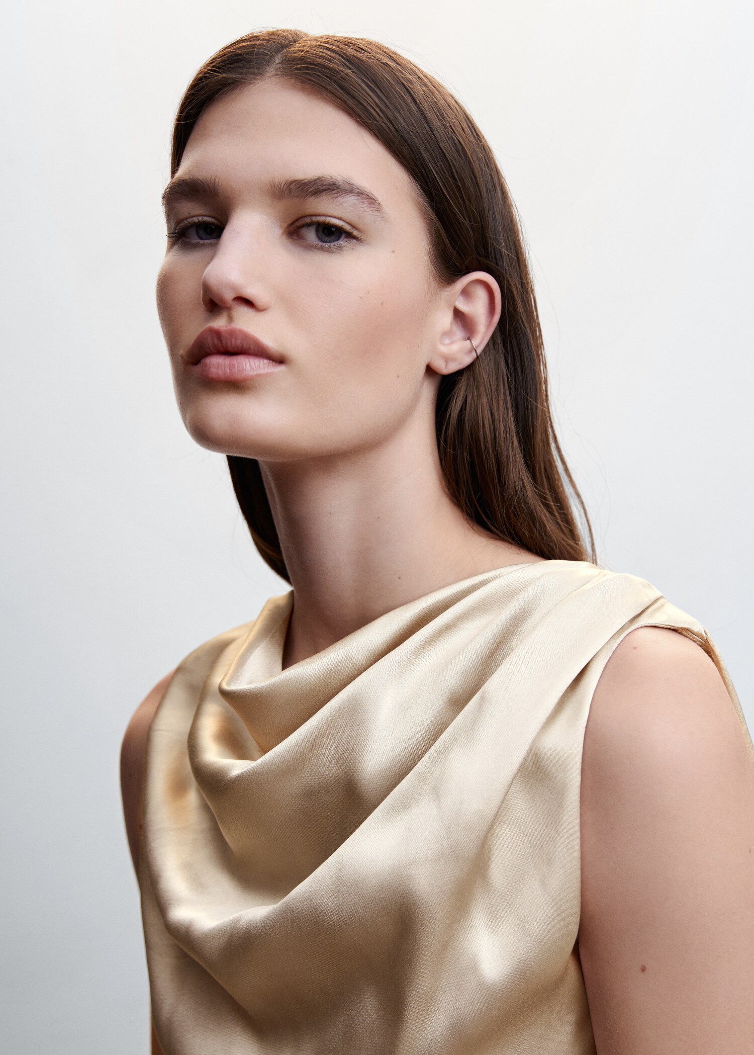 Blouse satin col bénitier - Détail de l'article 1