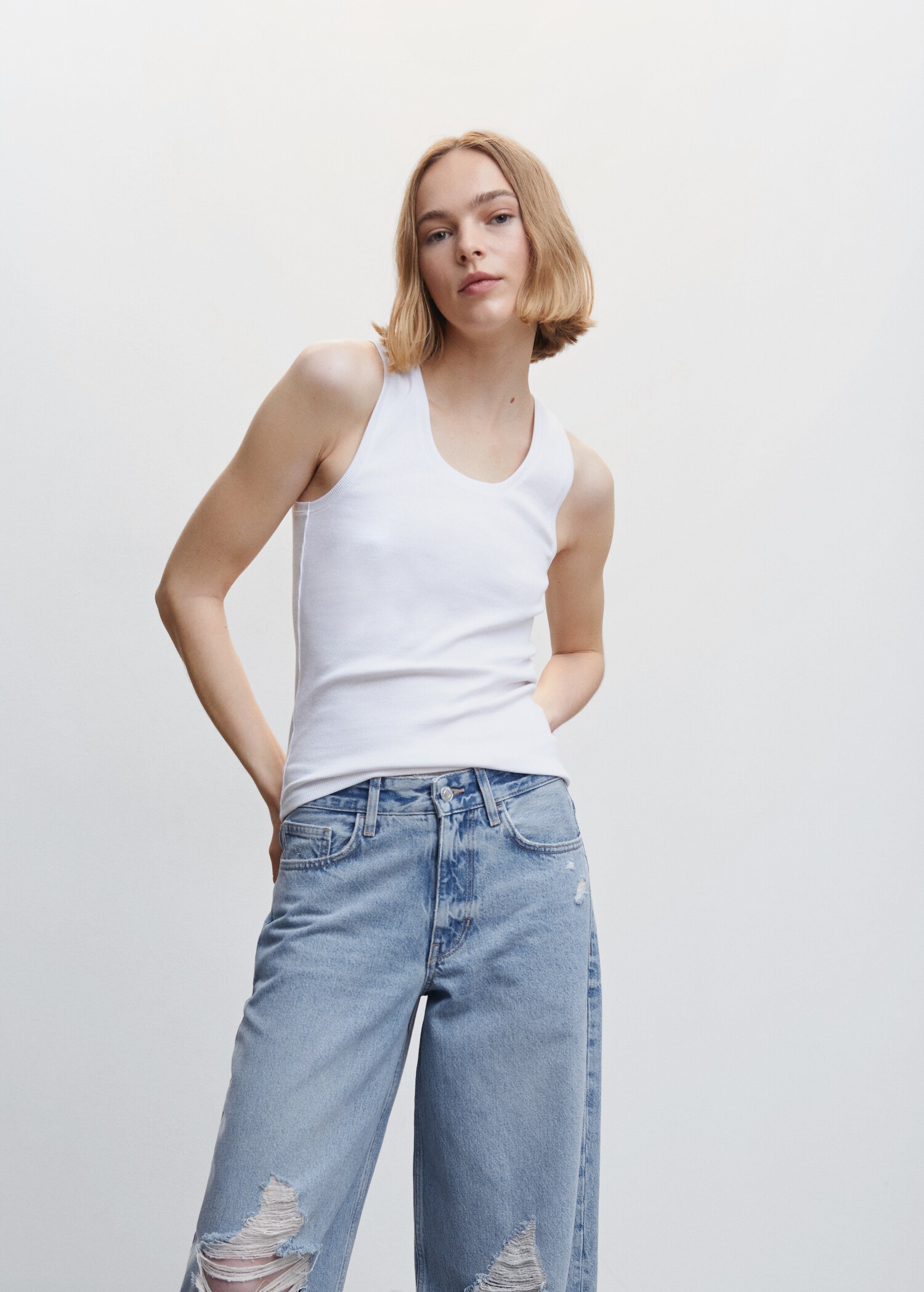 Decorative ripped wideleg jeans - Details of the article 1