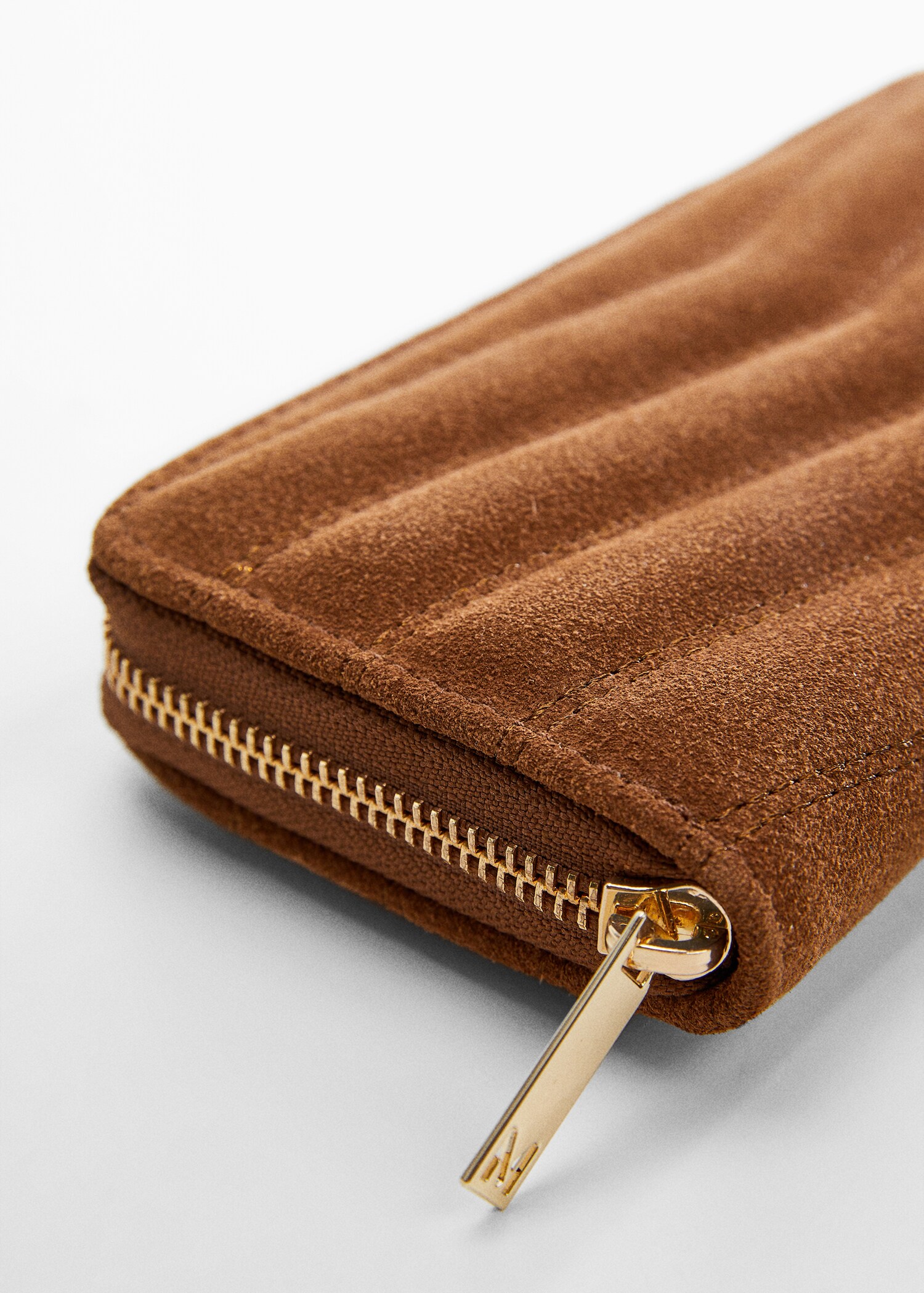 Padded leather wallet - Details of the article 1