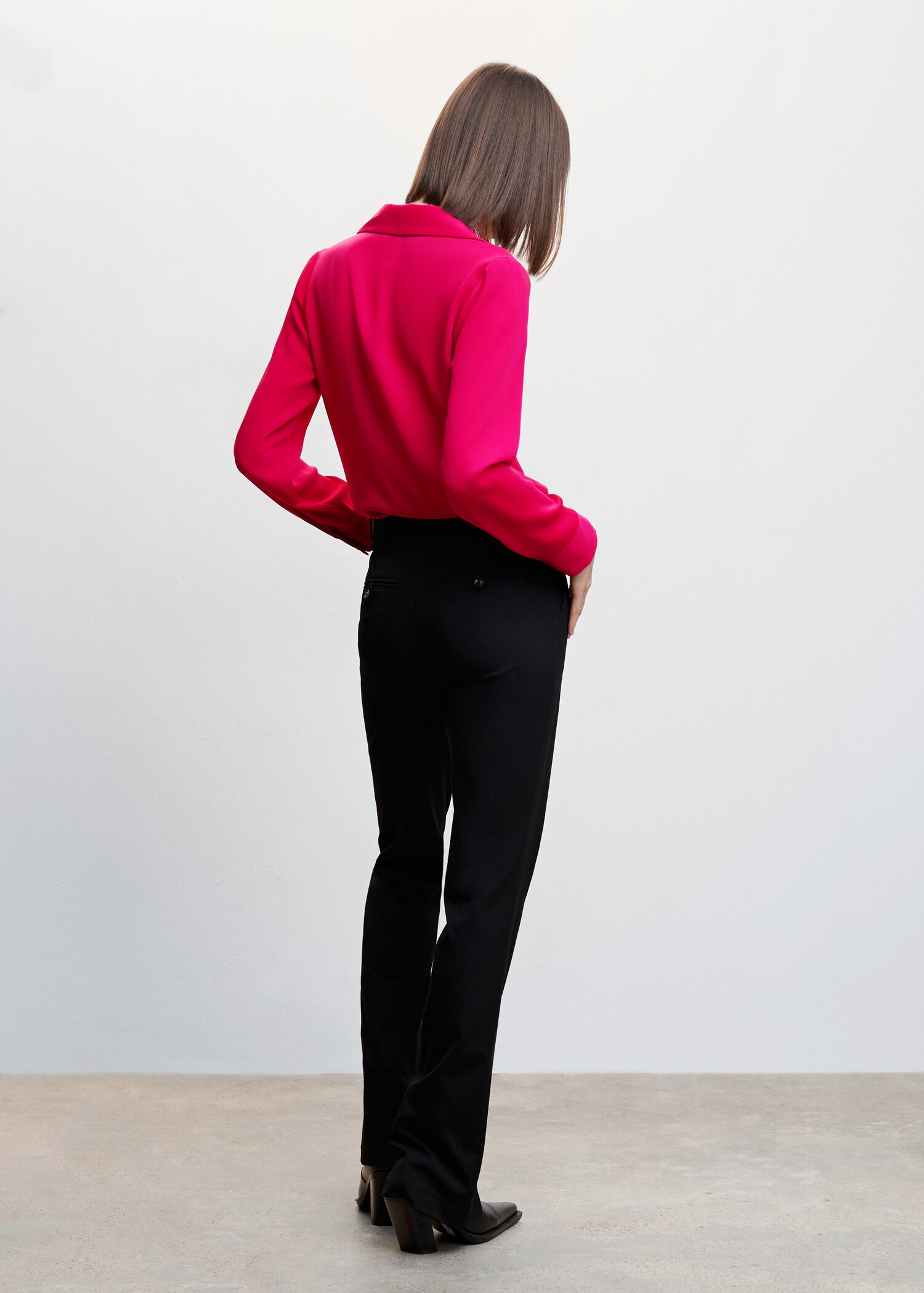 Pleated flowy shirt - Reverse of the article