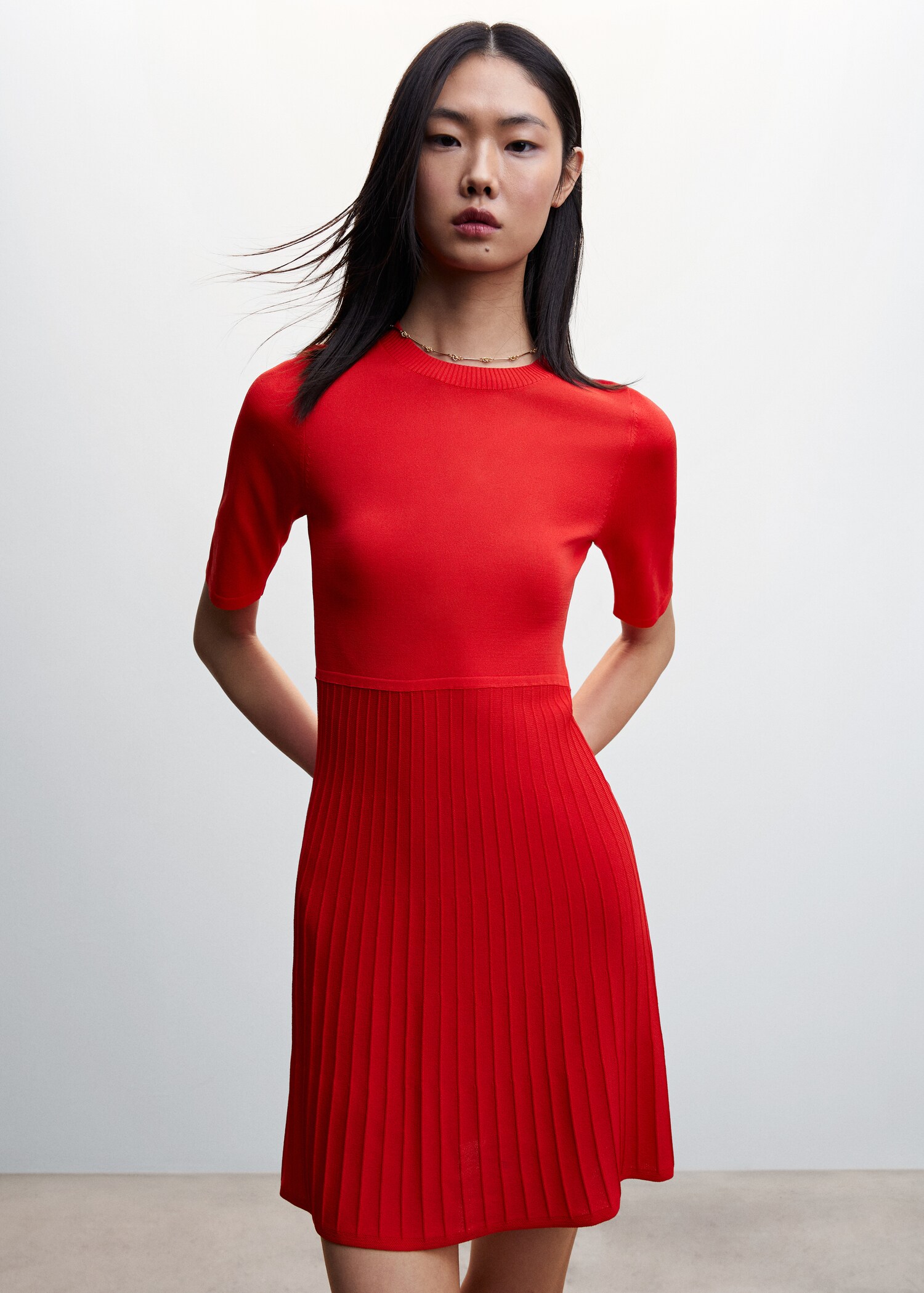 Textured knitted dress - Medium plane