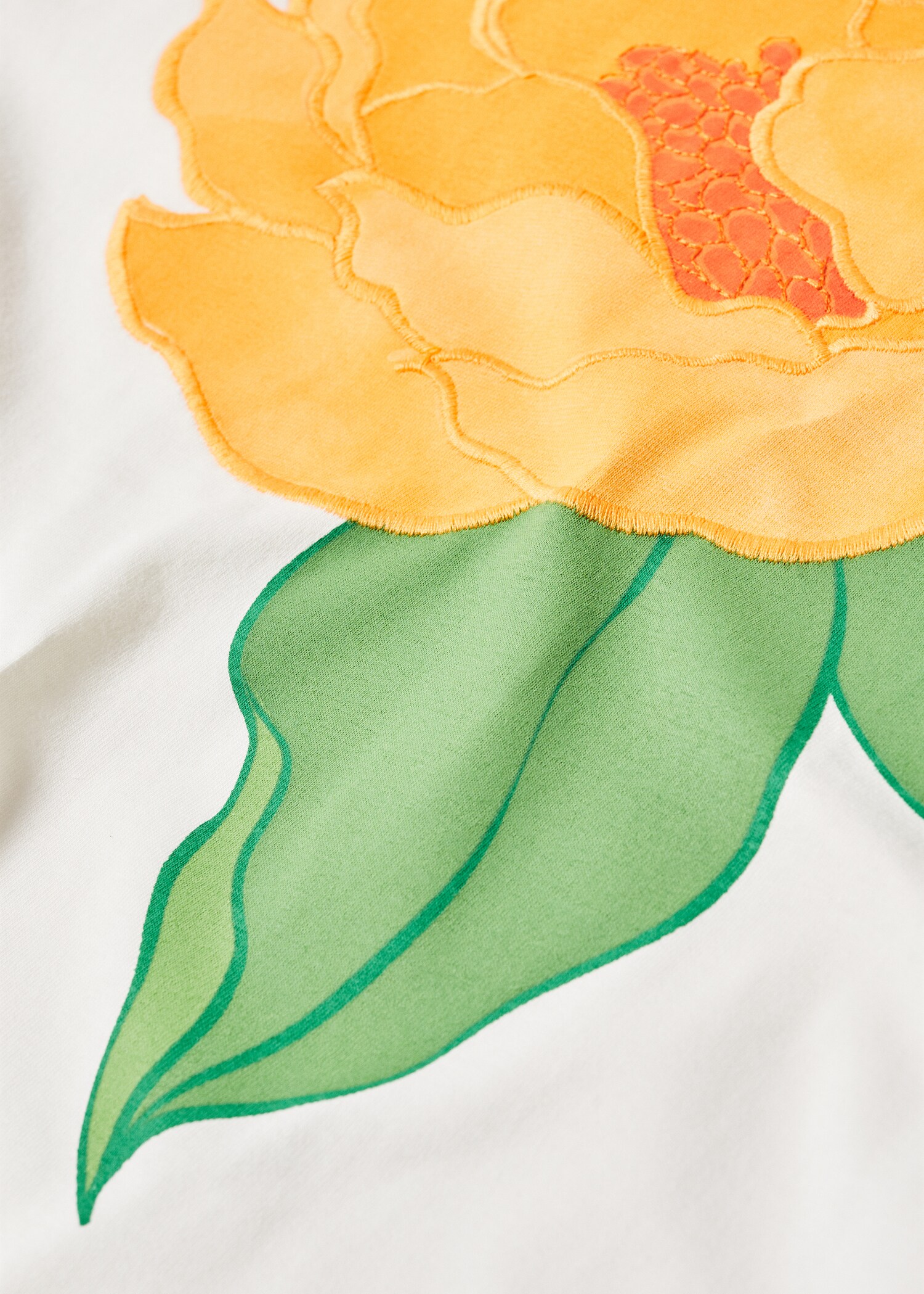 Gemustertes T-Shirt mit Stickerei - Detail des Artikels 8