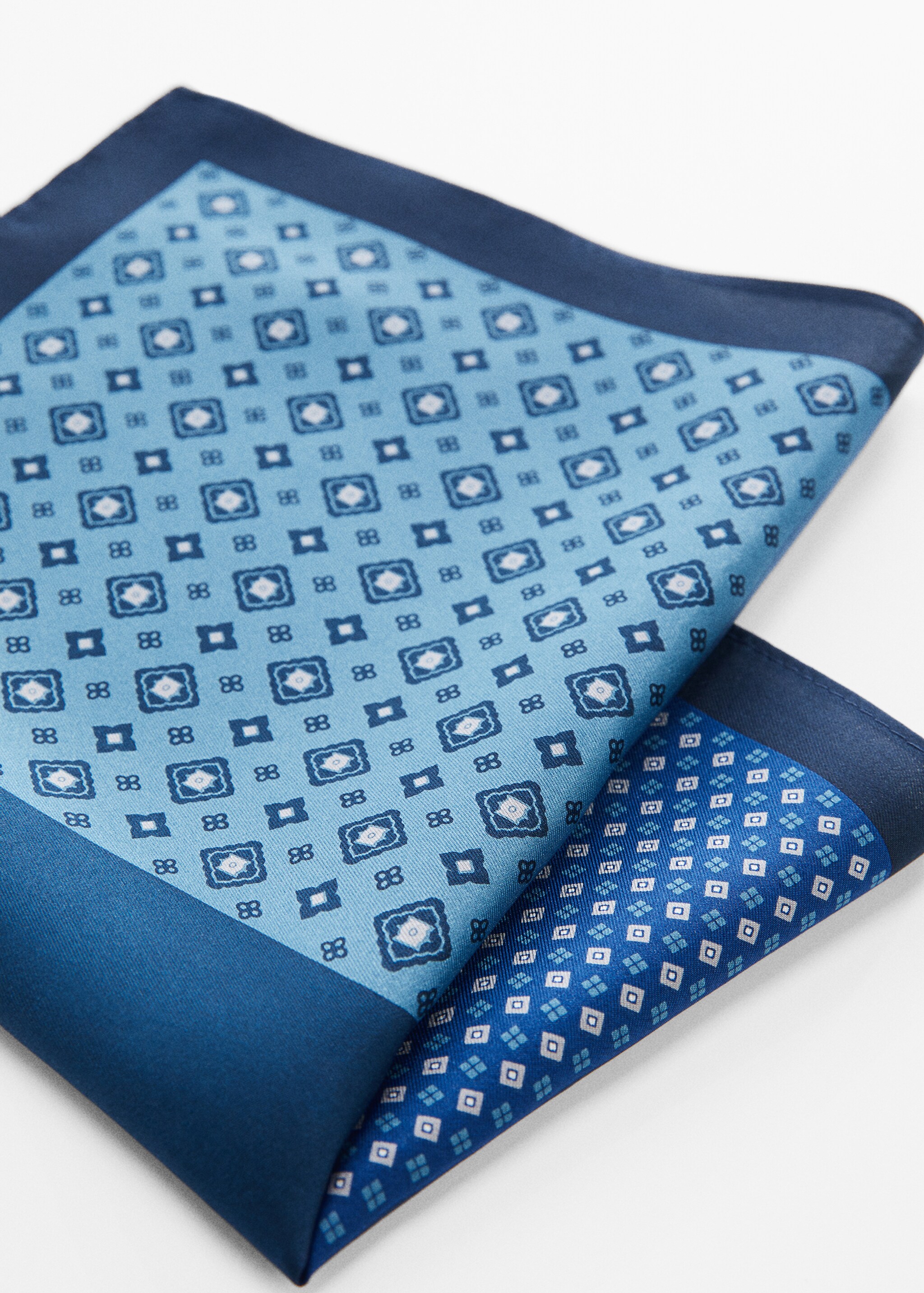 Pocket square - Details of the article 1