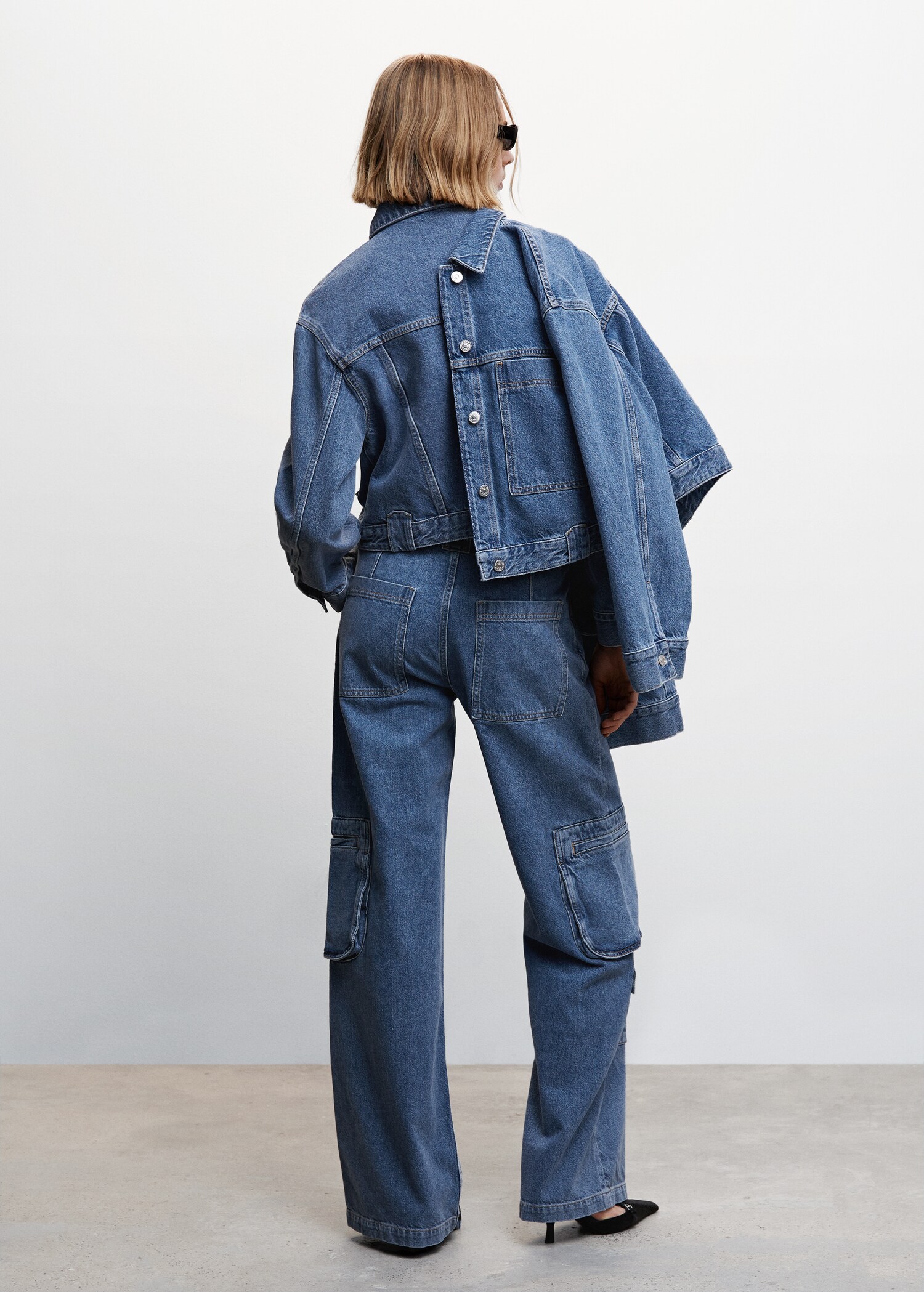 Multi-pocket cargo jeans - Reverse of the article