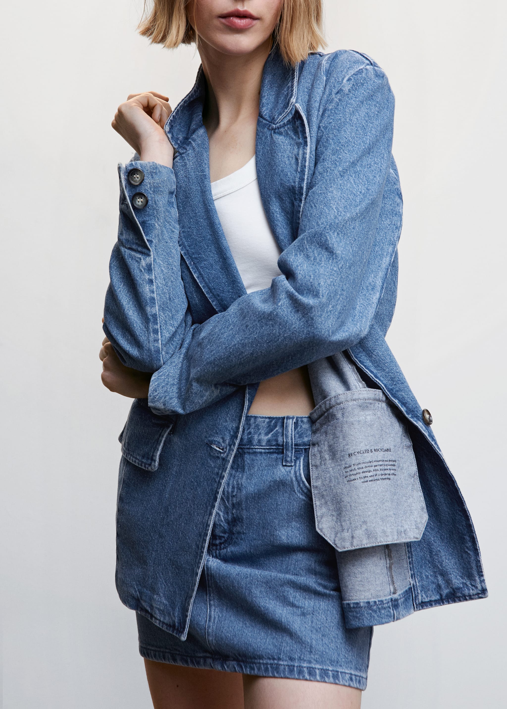 Denim jacket with pockets - Details of the article 6