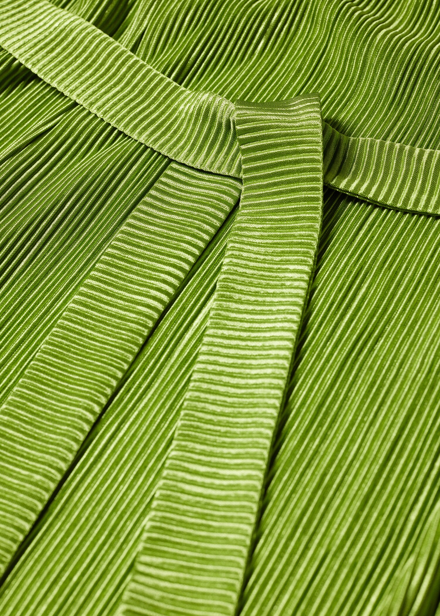 Satin pleated jumpsuit - Details of the article 8
