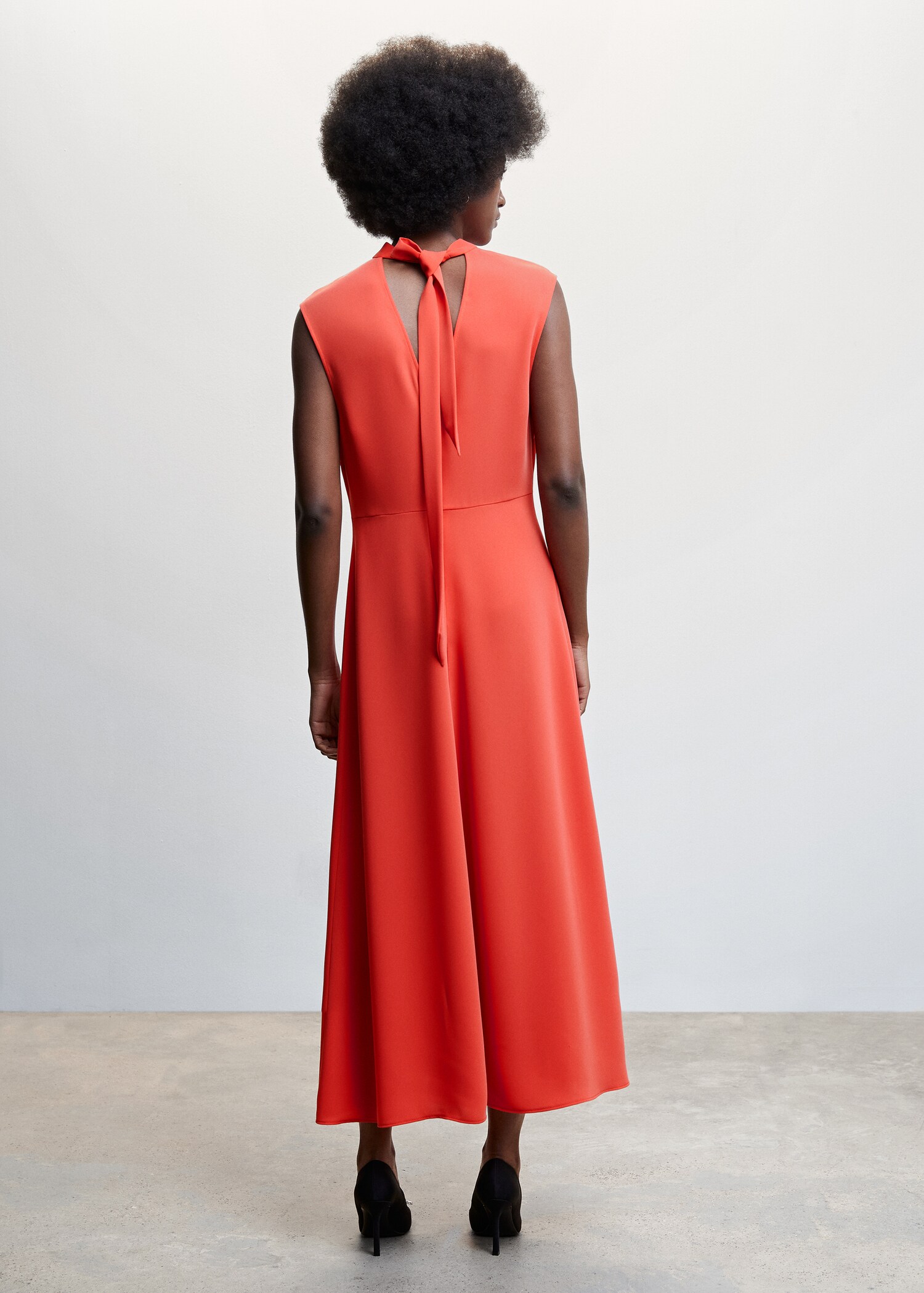 Bow gown - Reverse of the article