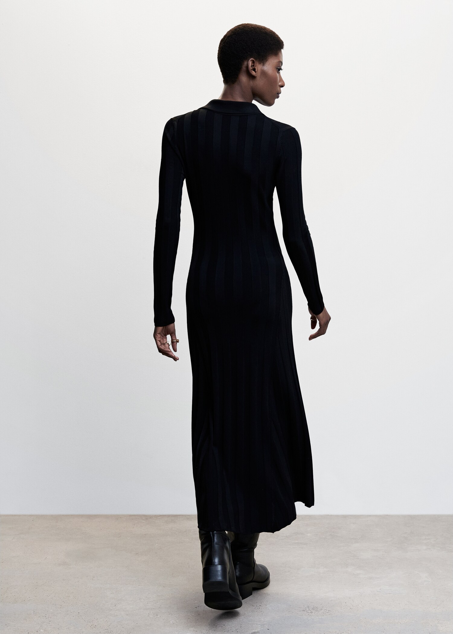Vestido canalé cuello polo - Reverso del artículo