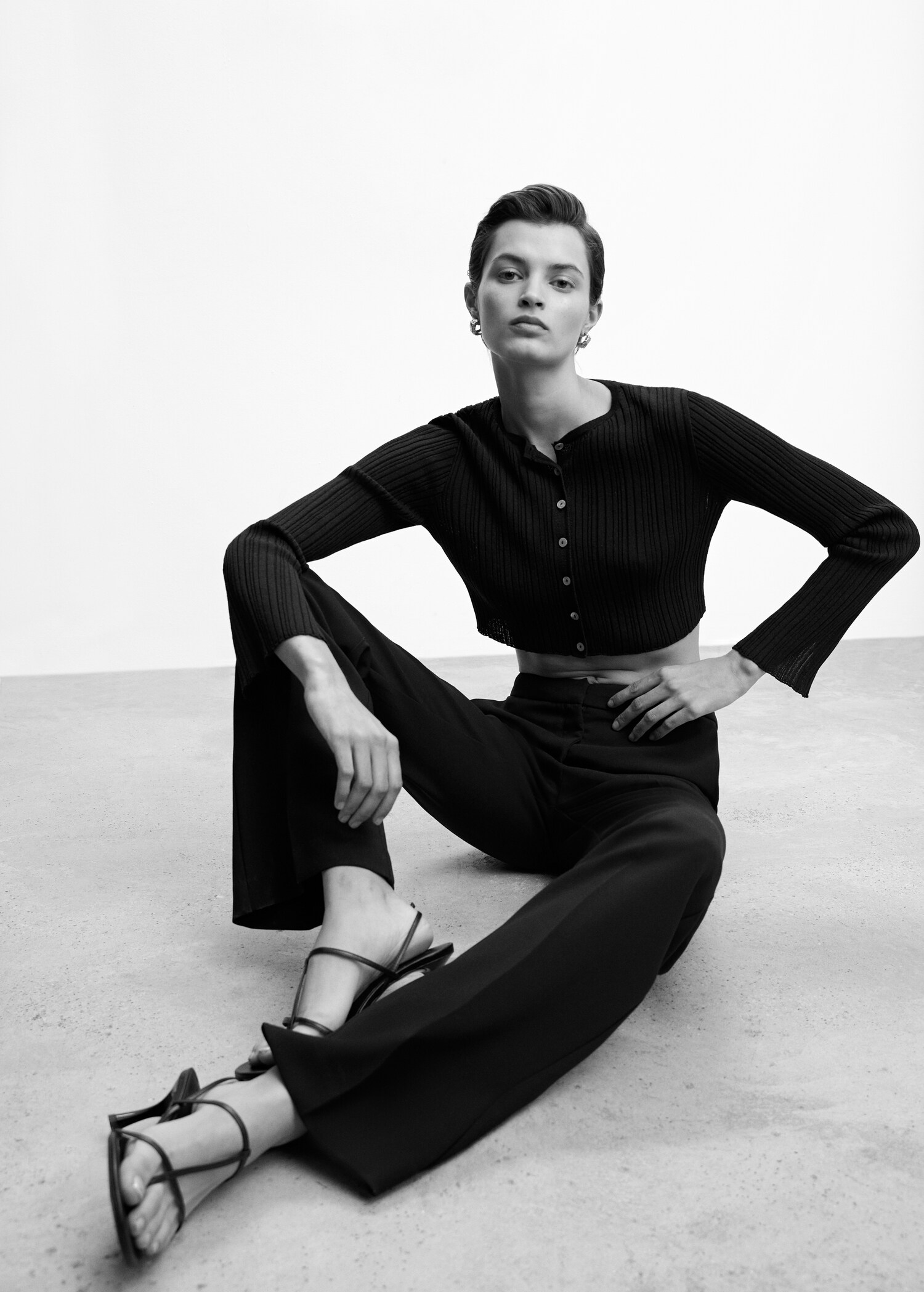 Straight suit trousers - Details of the article 2