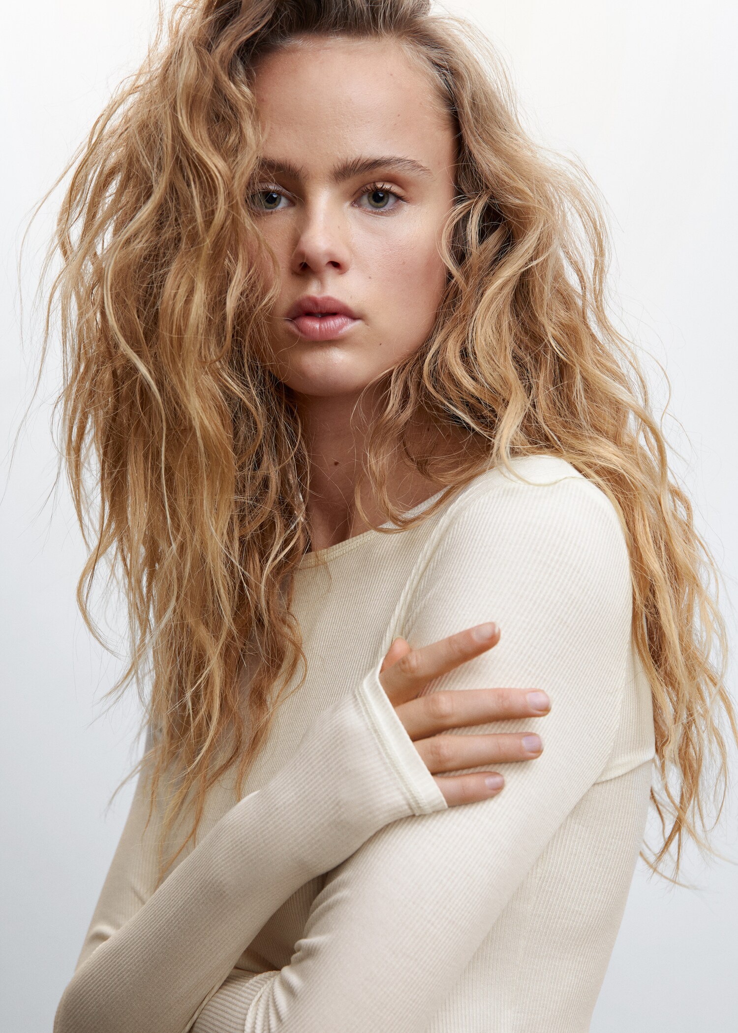 Ribbed long-sleeved t-shirt - Details of the article 1