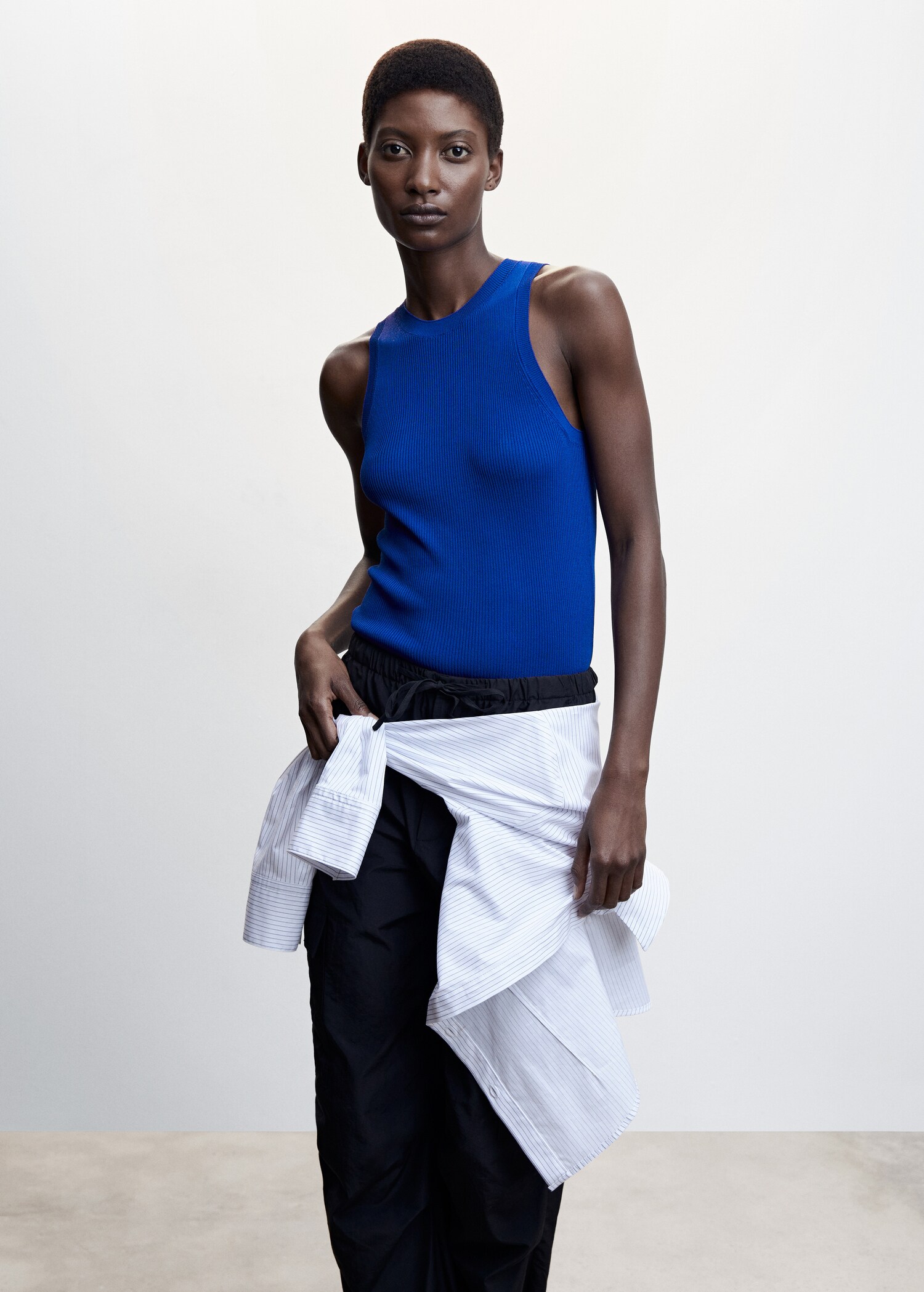 Haut maille larges bretelles - Plan moyen