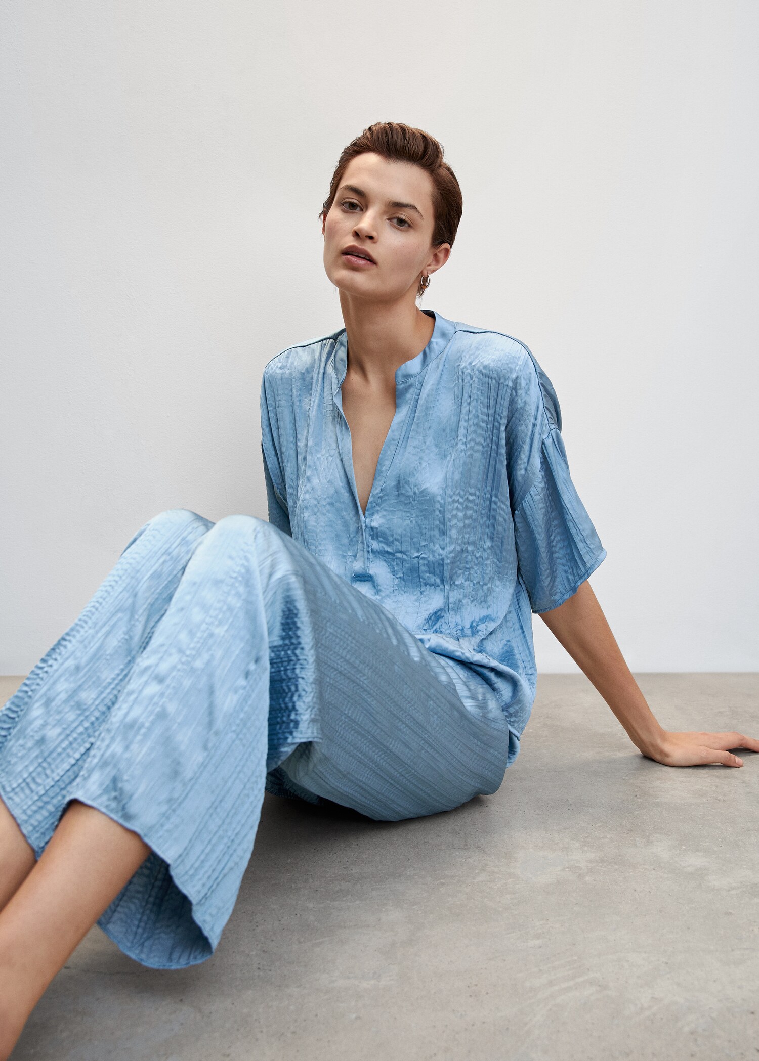 Satin pleated pants - Details of the article 2