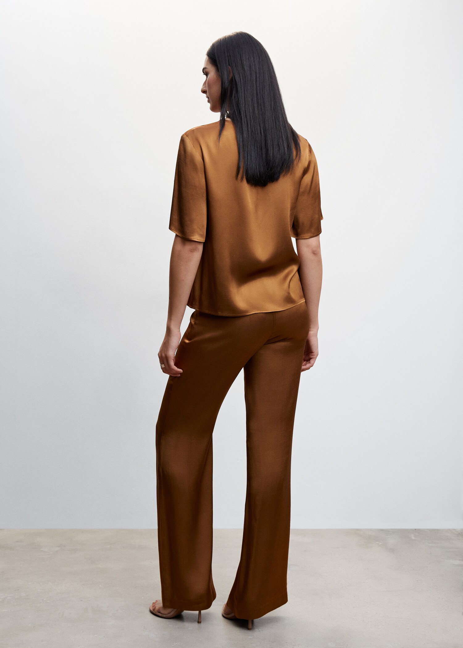 Pantalon palazzo satiné - Verso de l’article
