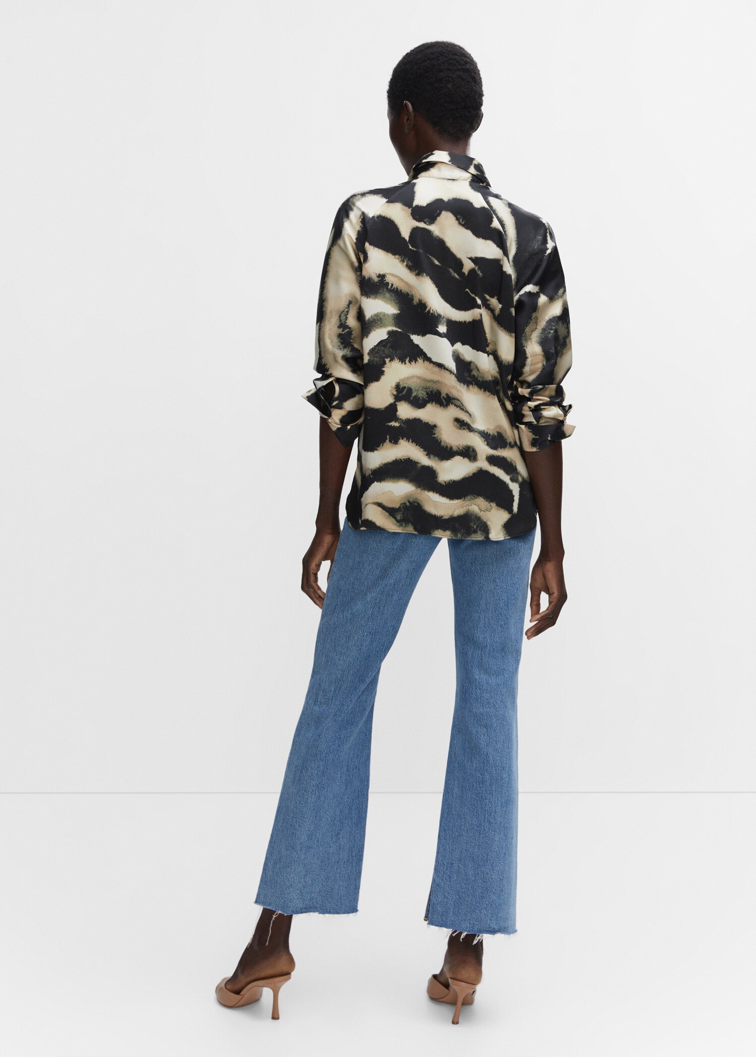 Camisa oversize estampada - Reverso del artículo