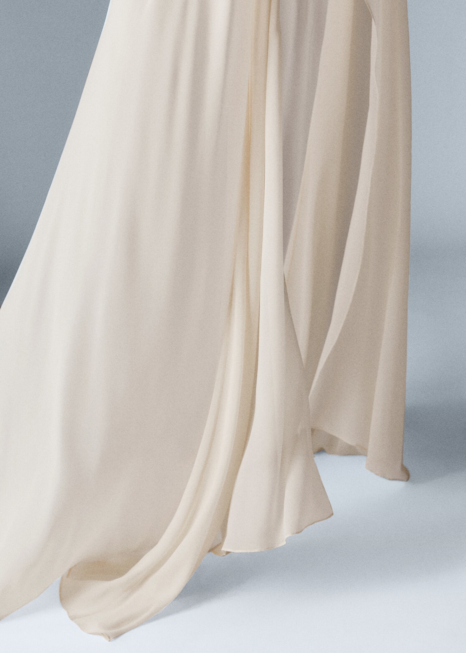 Long cape with tie zip - Details of the article 8