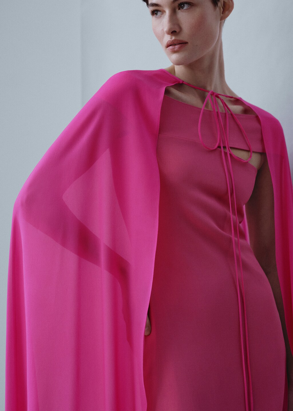 Long cape with tie zip | MANGO Japan