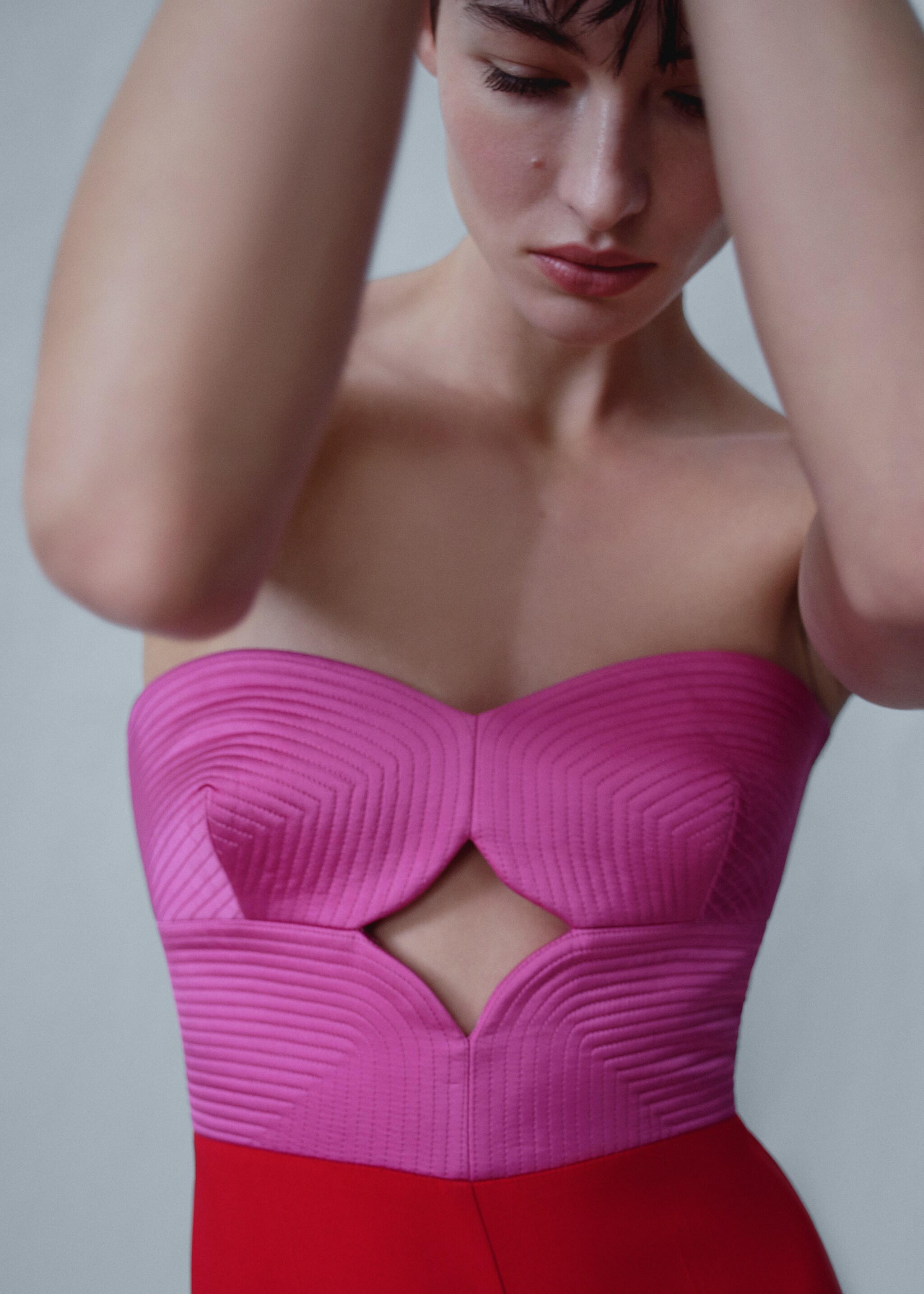 Two-tone jumpsuit with opening detail - Details of the article 4