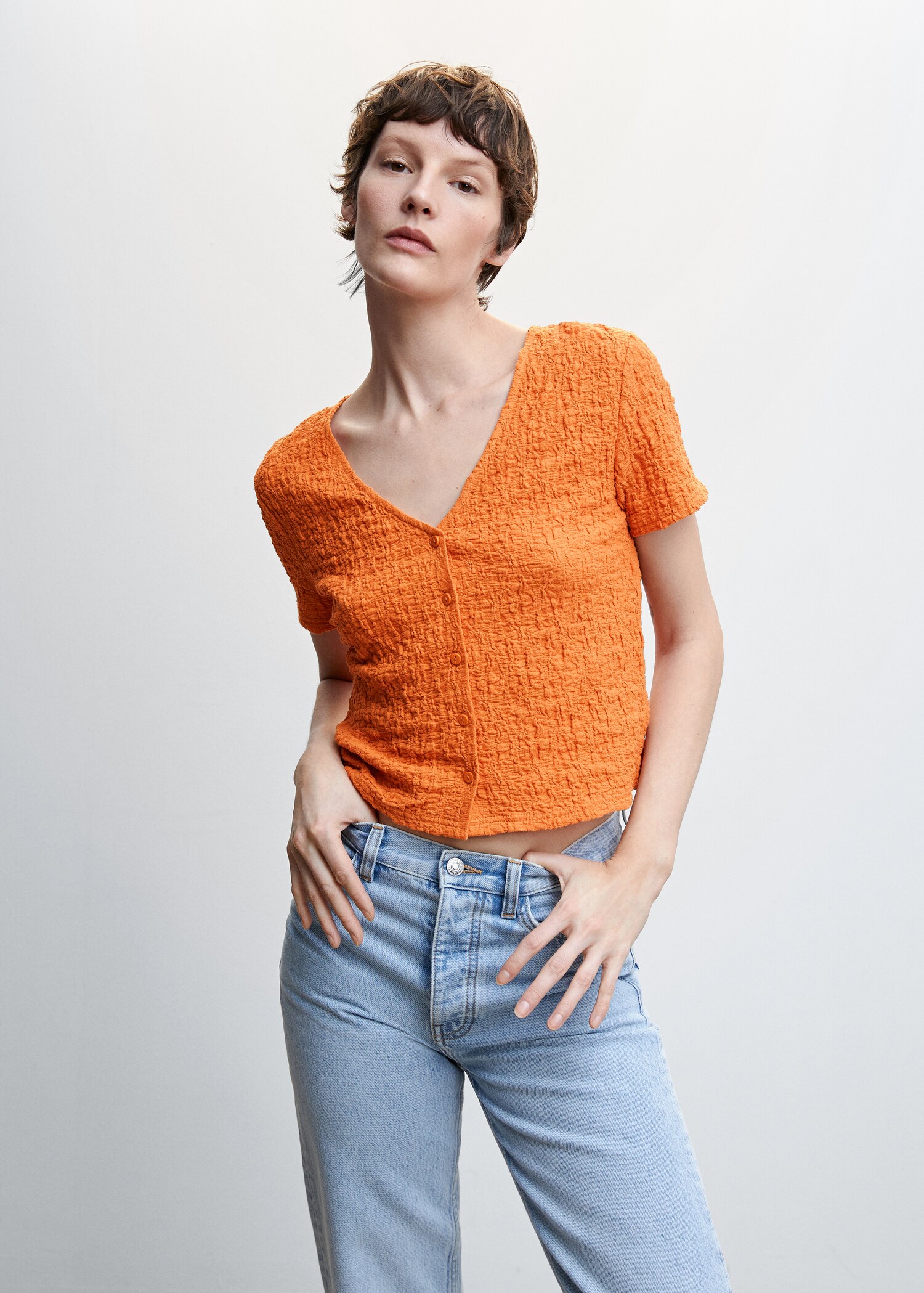 T-shirt texturé boutons - Plan moyen