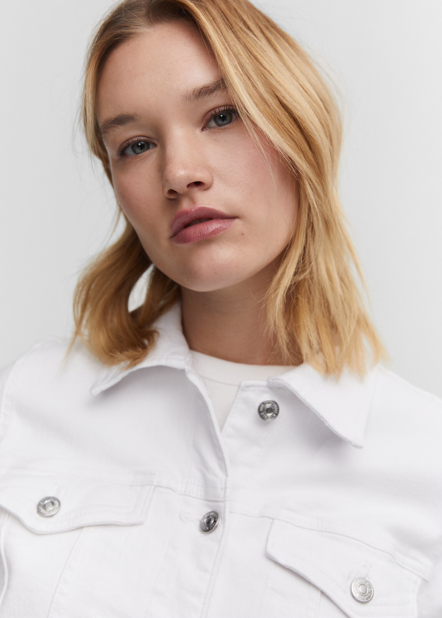 Pocketed denim jacket - Details of the article 4
