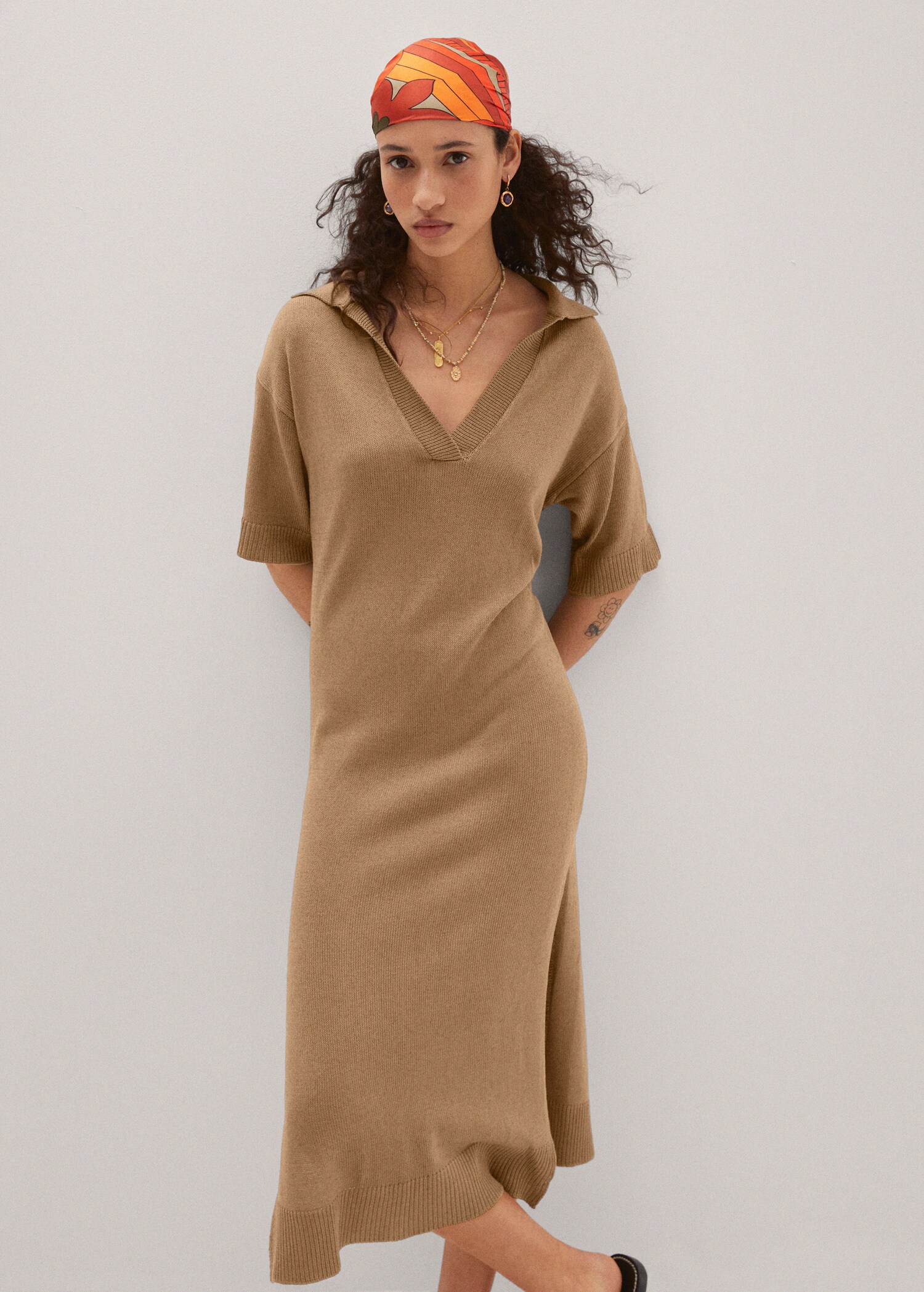 Knitted dress with openings - Medium plane