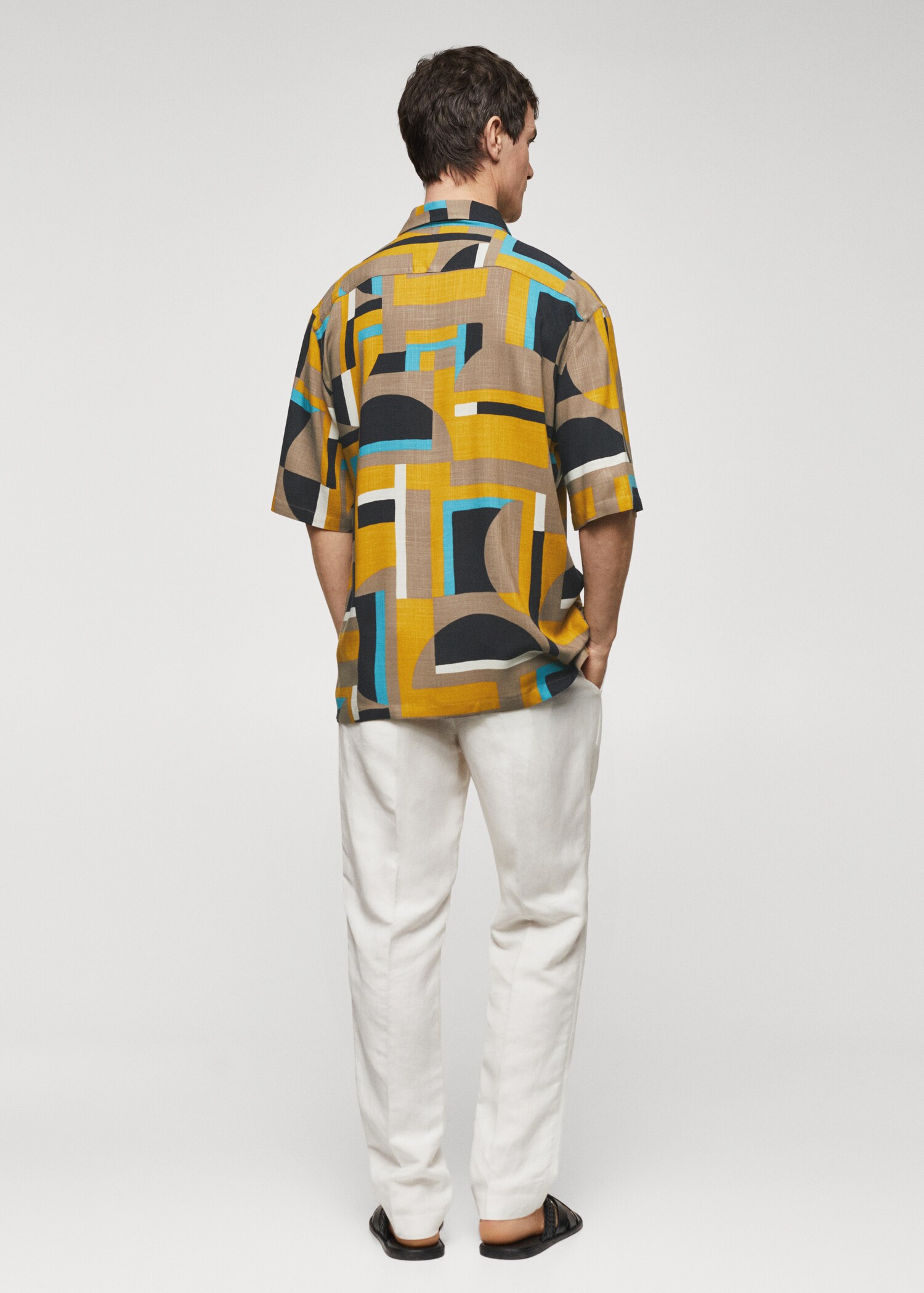 Regular fit geometric print shirt - Reverse of the article