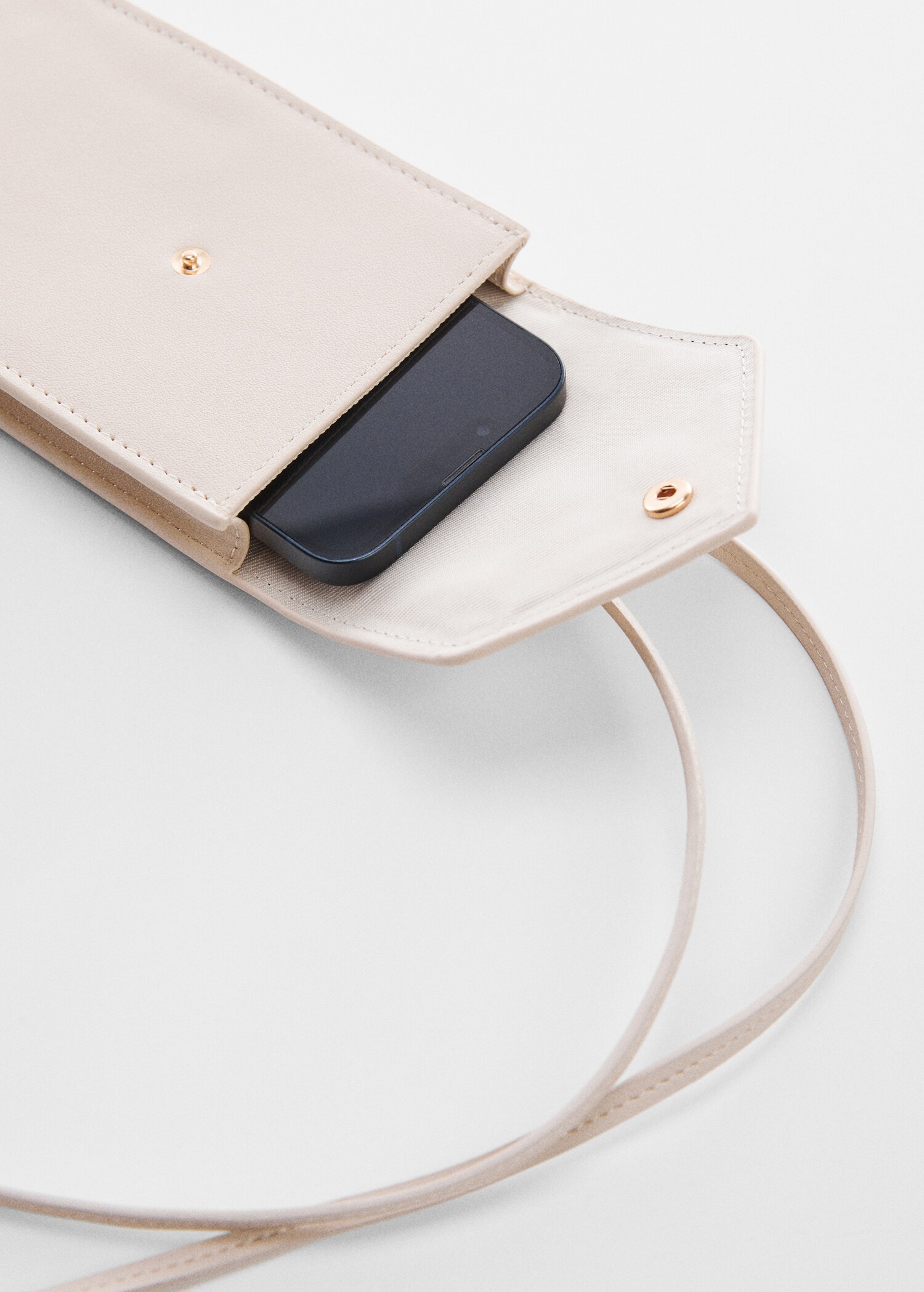 Mobile case with button flap  - Details of the article 2
