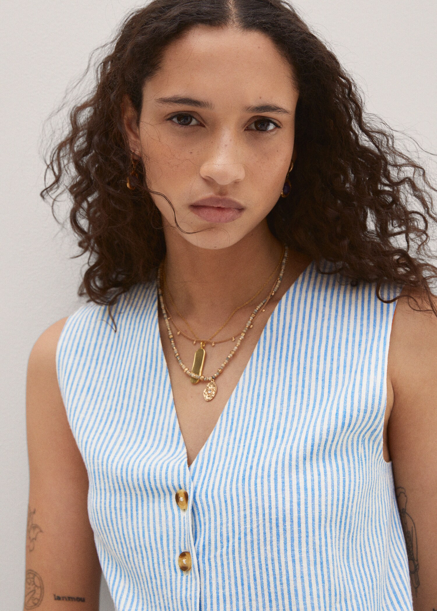 Pinstriped linen waistcoat - Details of the article 1