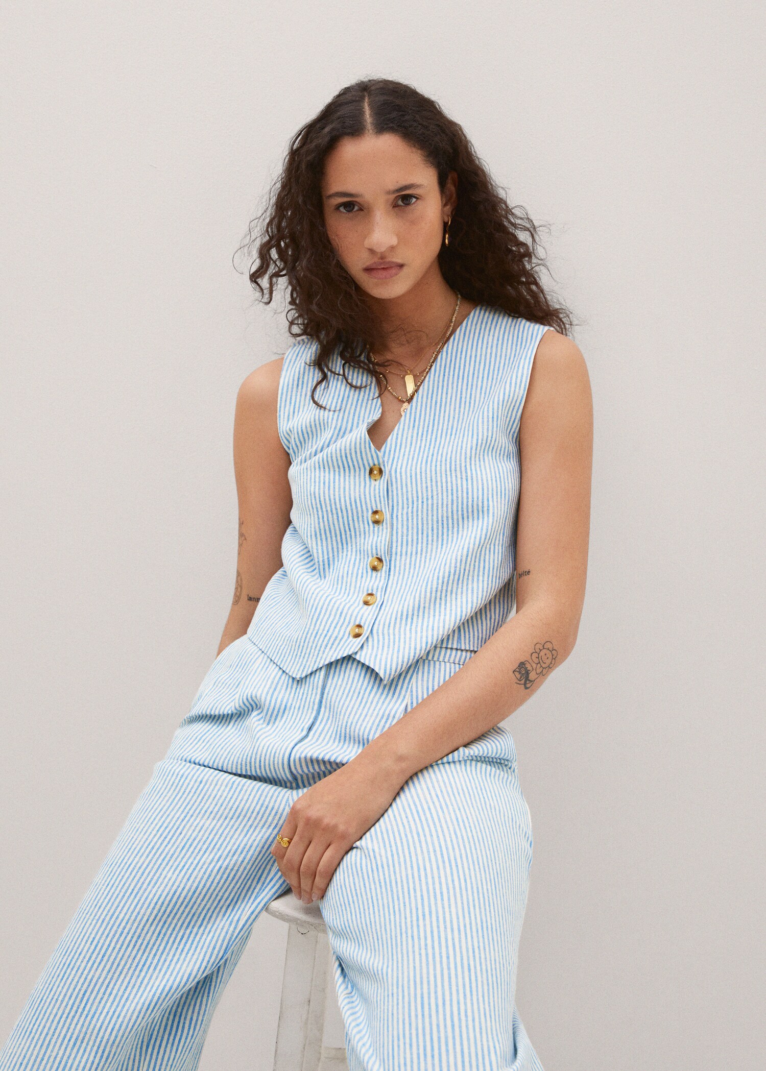 Pinstriped linen waistcoat - Details of the article 2