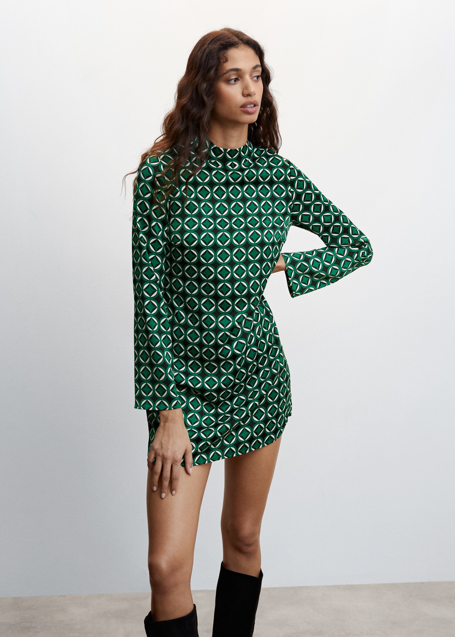 Vestido estampado retro - Plano medio