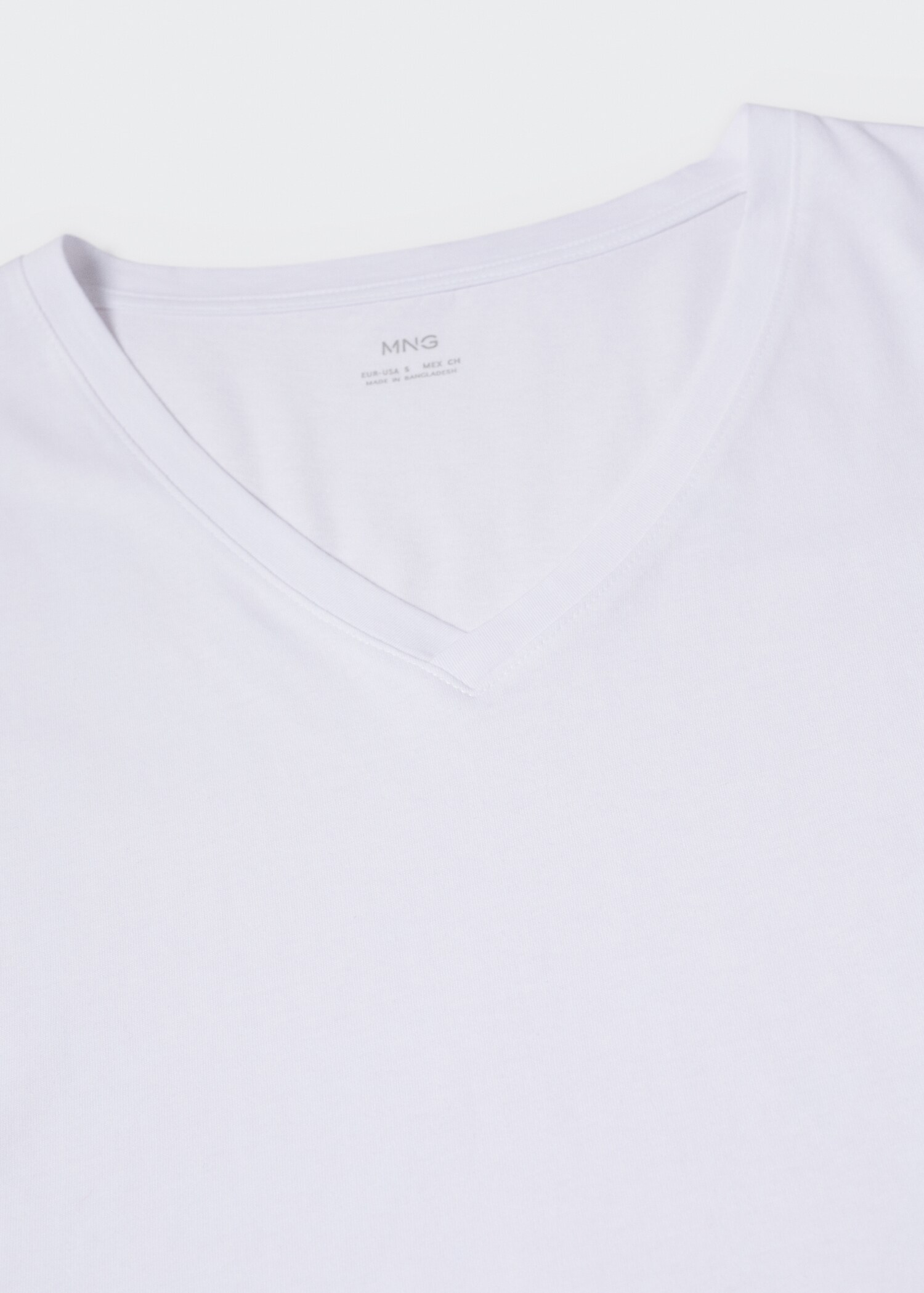 T-shirt basique en coton - Détail de l'article 8