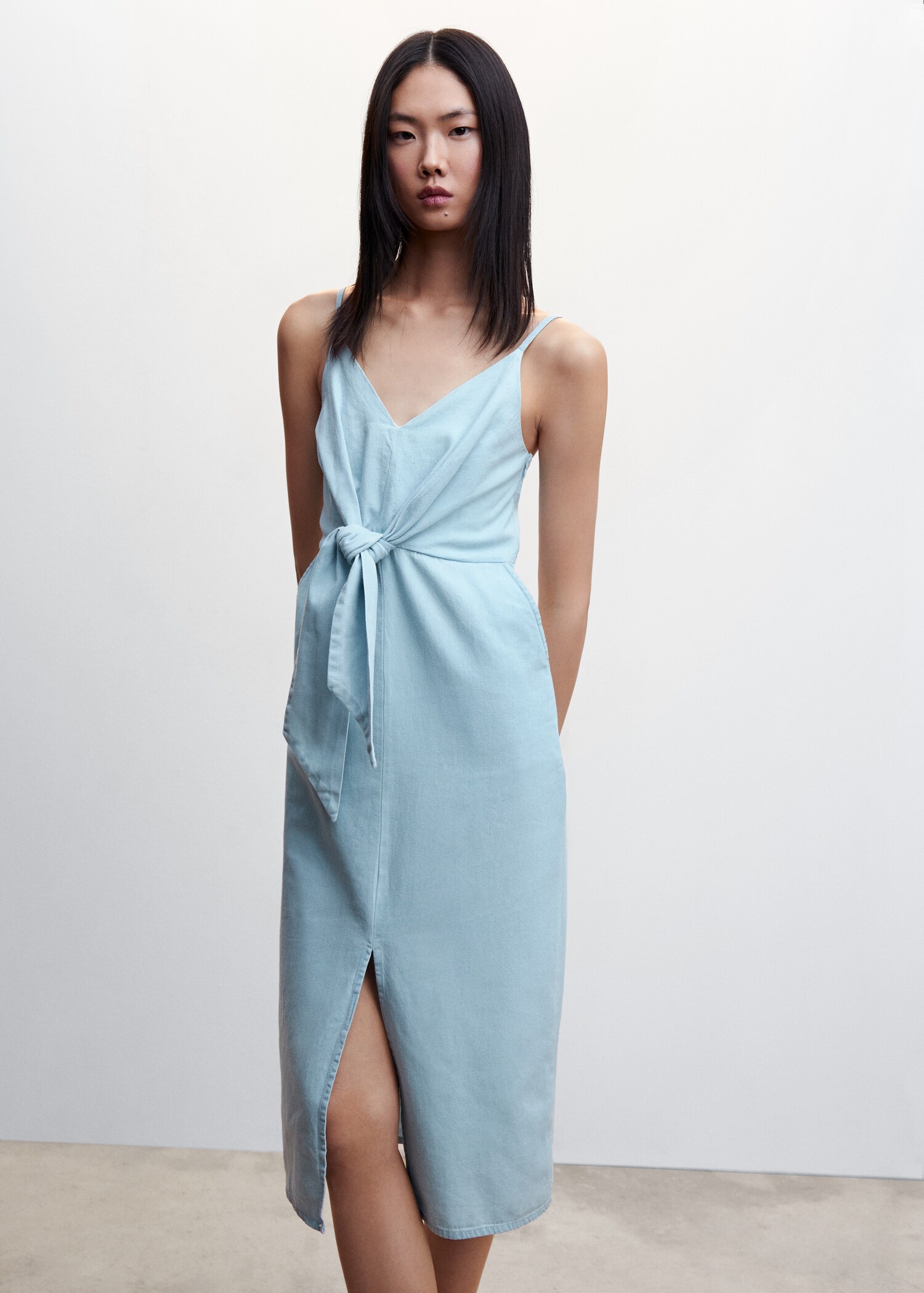 Tencel-Kleid mit Knotendetail - Mittlere Ansicht