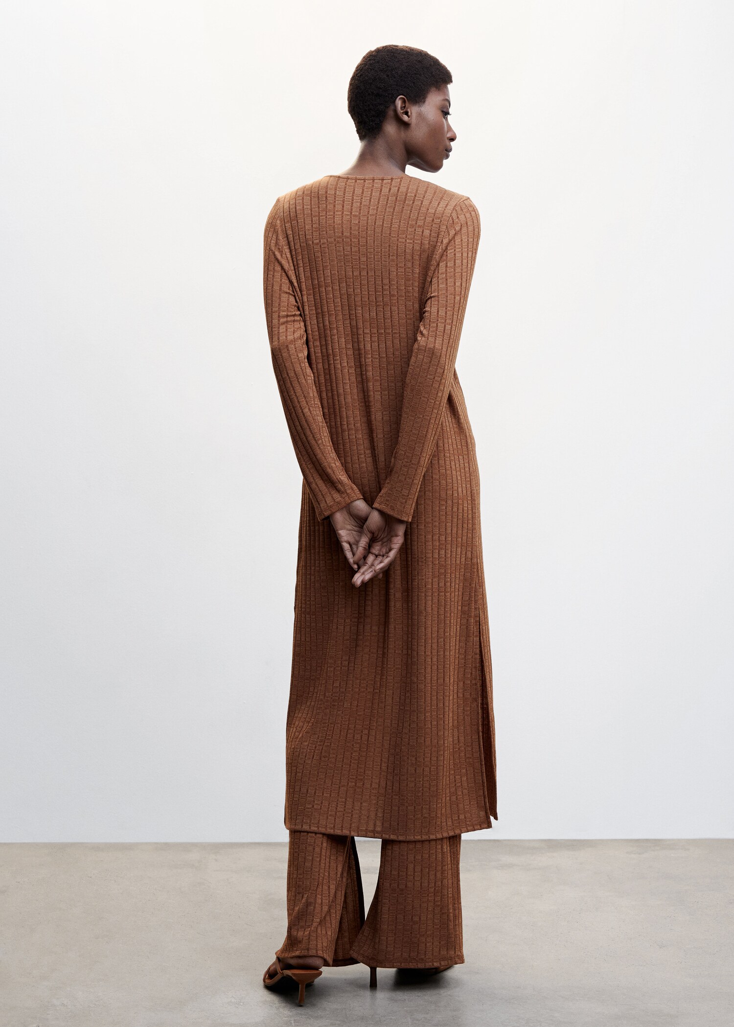 Ribbed long cardigan - Reverse of the article