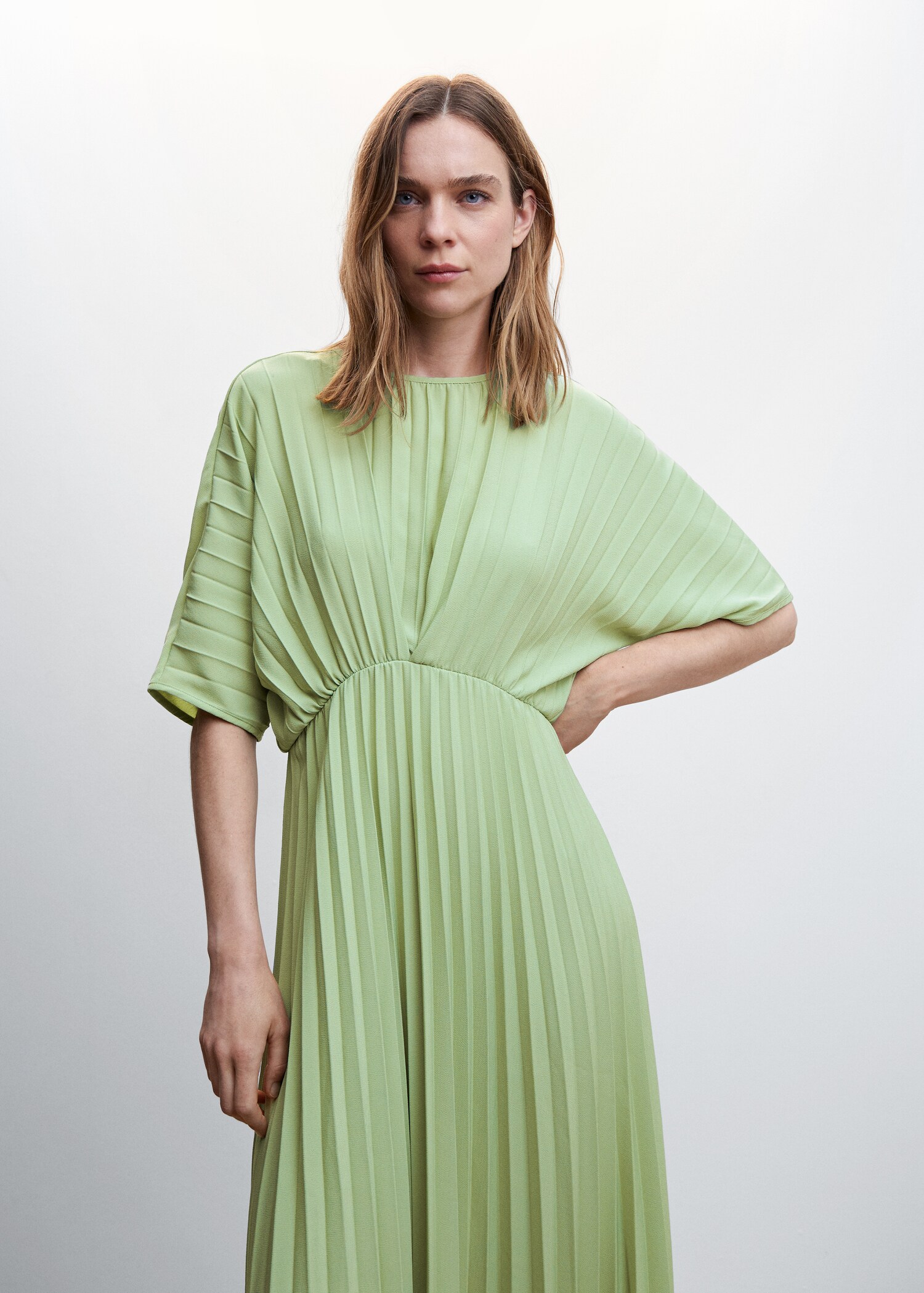 Pleated long dress - Tampilan Sedang