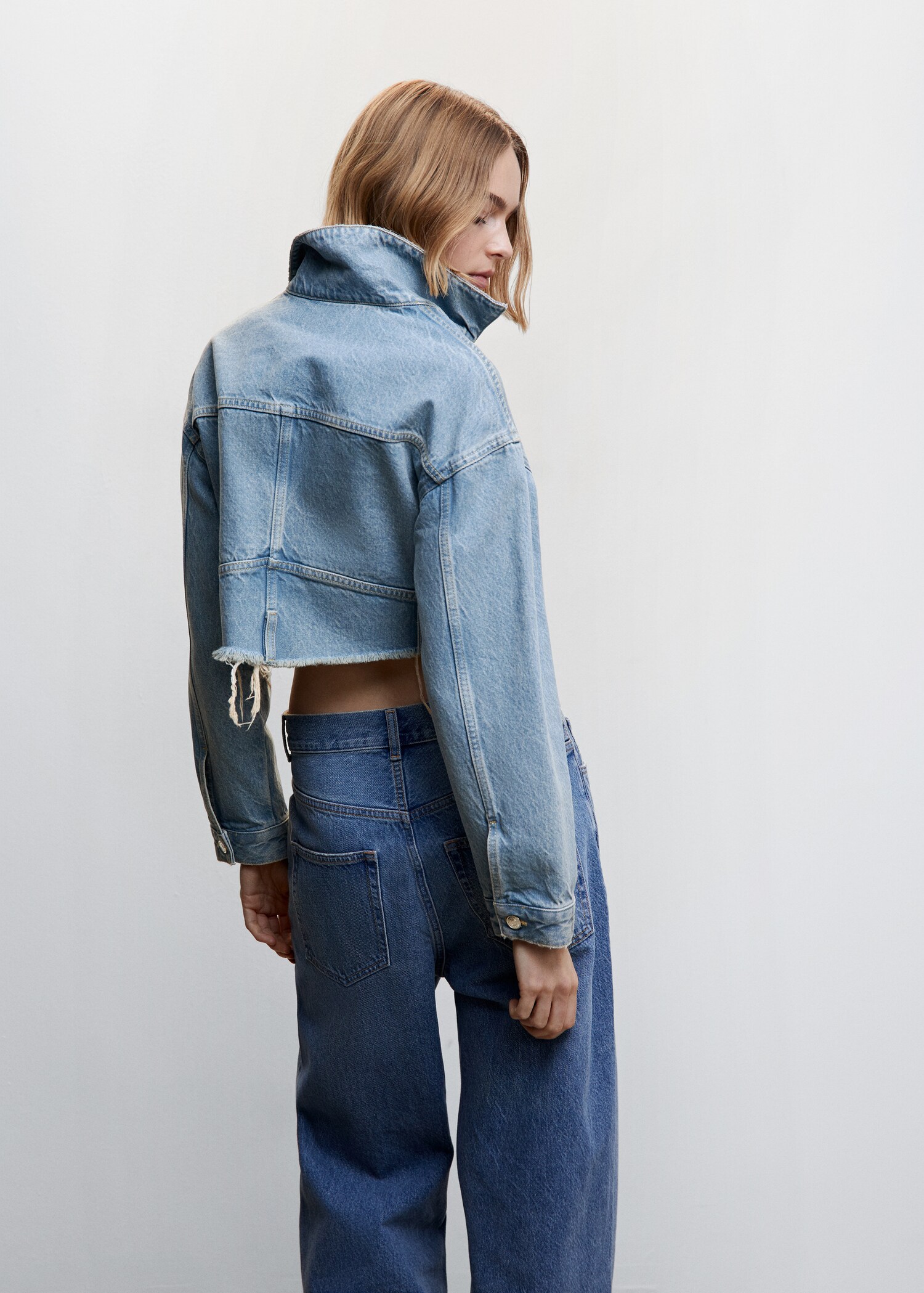Frayed hem denim jacket - Reverse of the article
