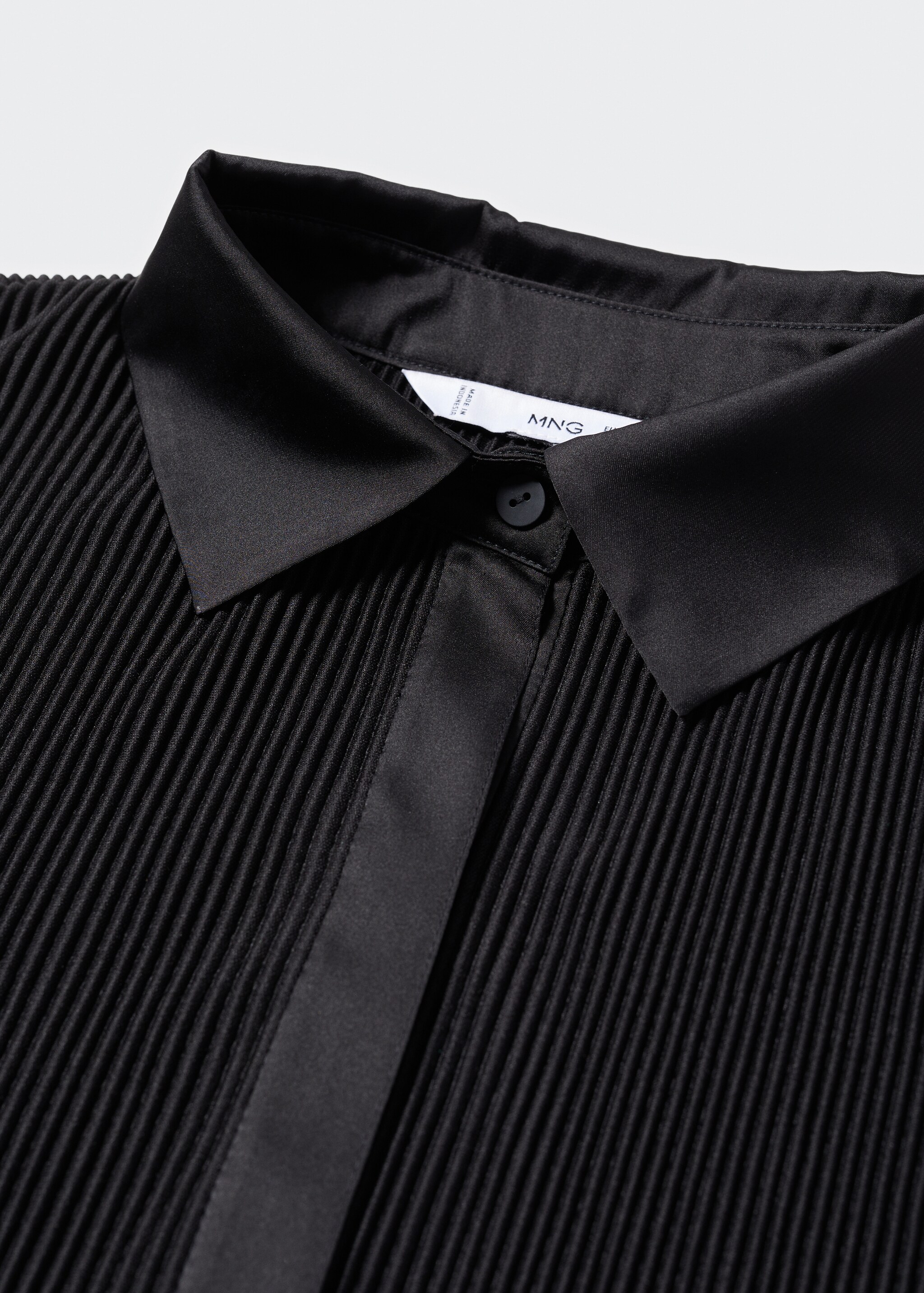 Striped textured shirt - Details of the article 8