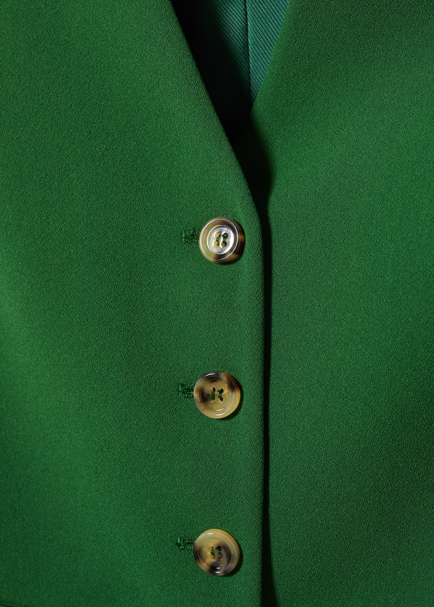 Gilet met knopen - Detail van het artikel 8