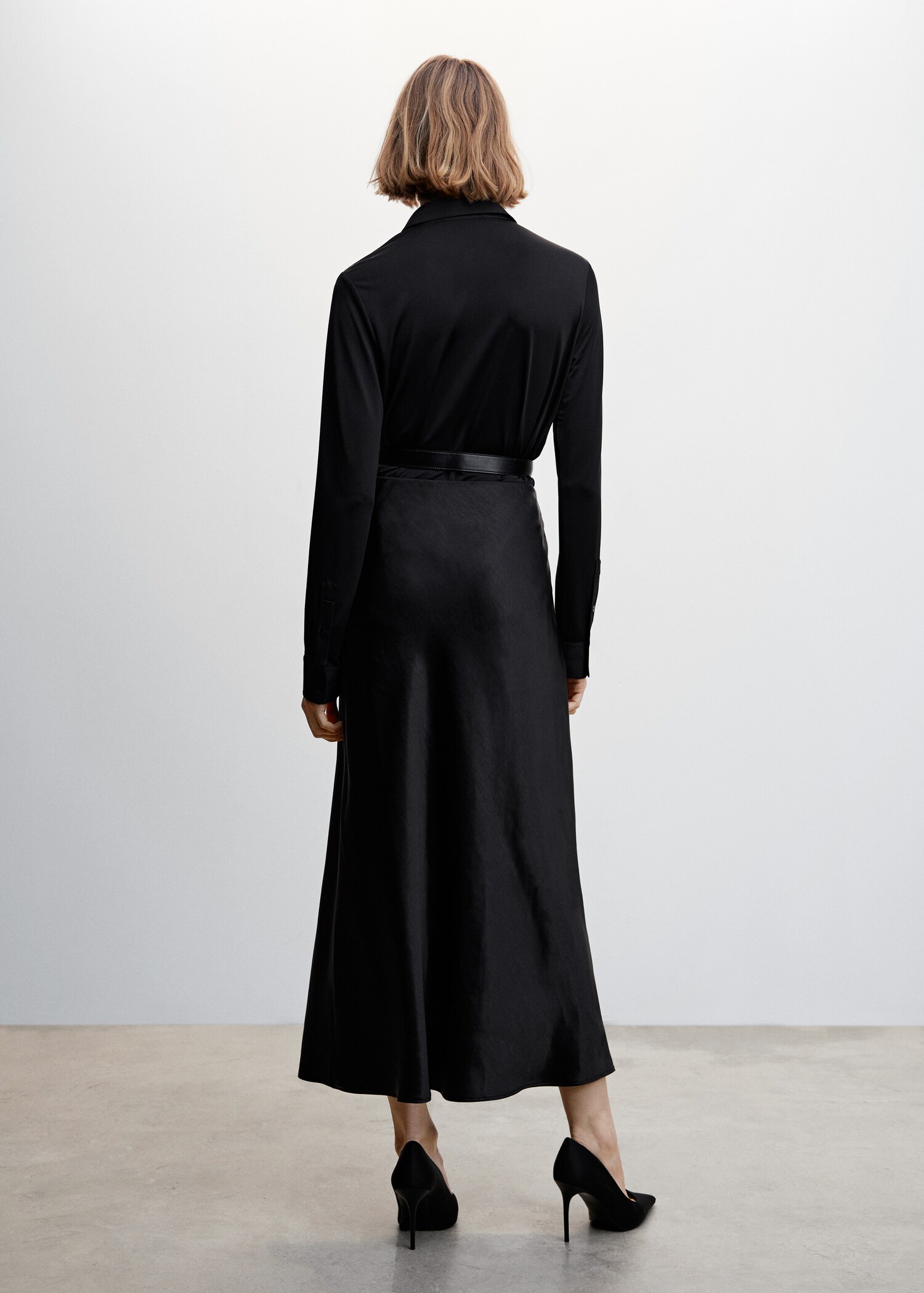 Satin long skirt - Reverse of the article