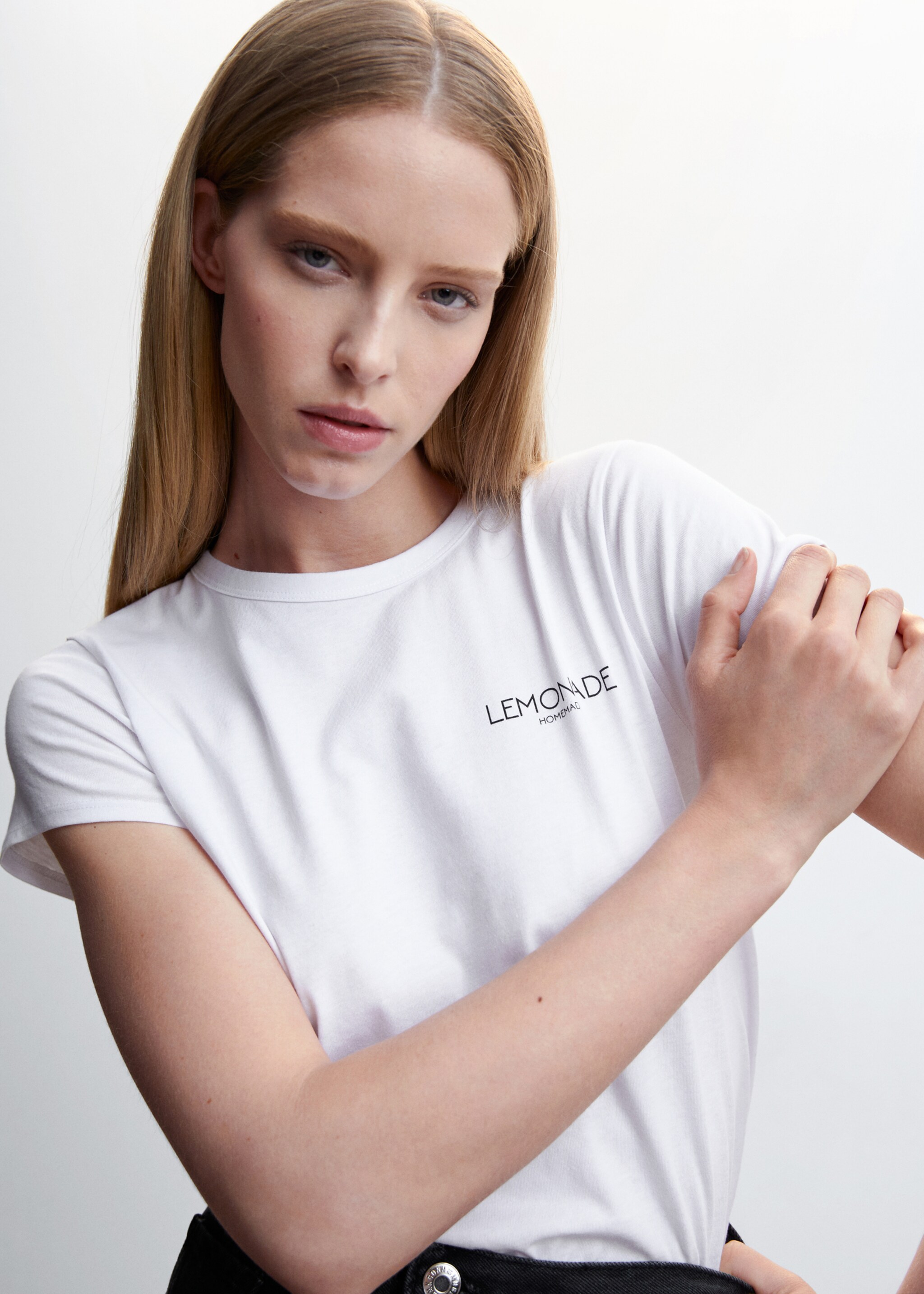 Short-sleeved printed t-shirt - Details of the article 1, White. Ref: 47075871-00.